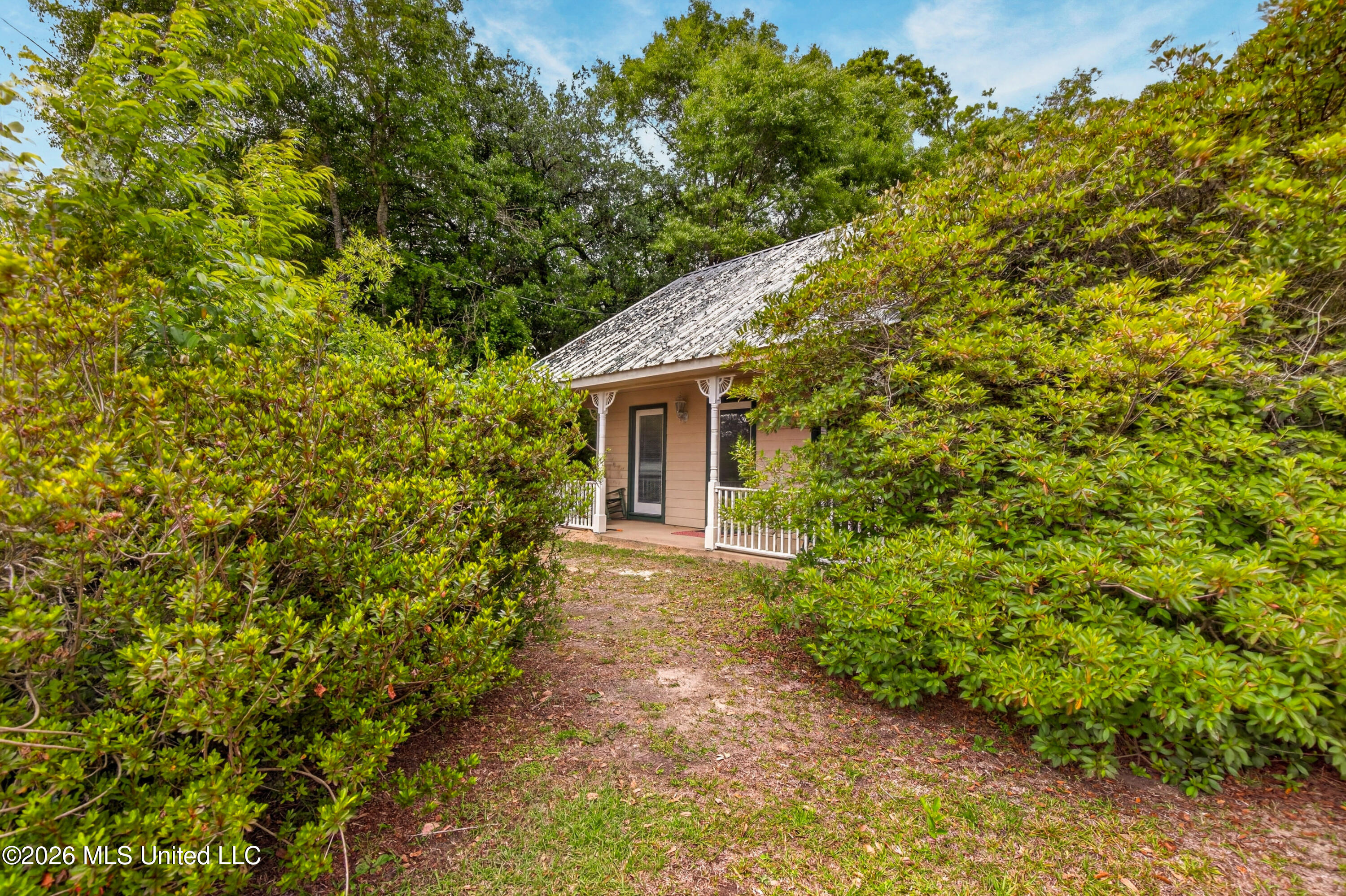 20536 Highway 53 Property Photo 11