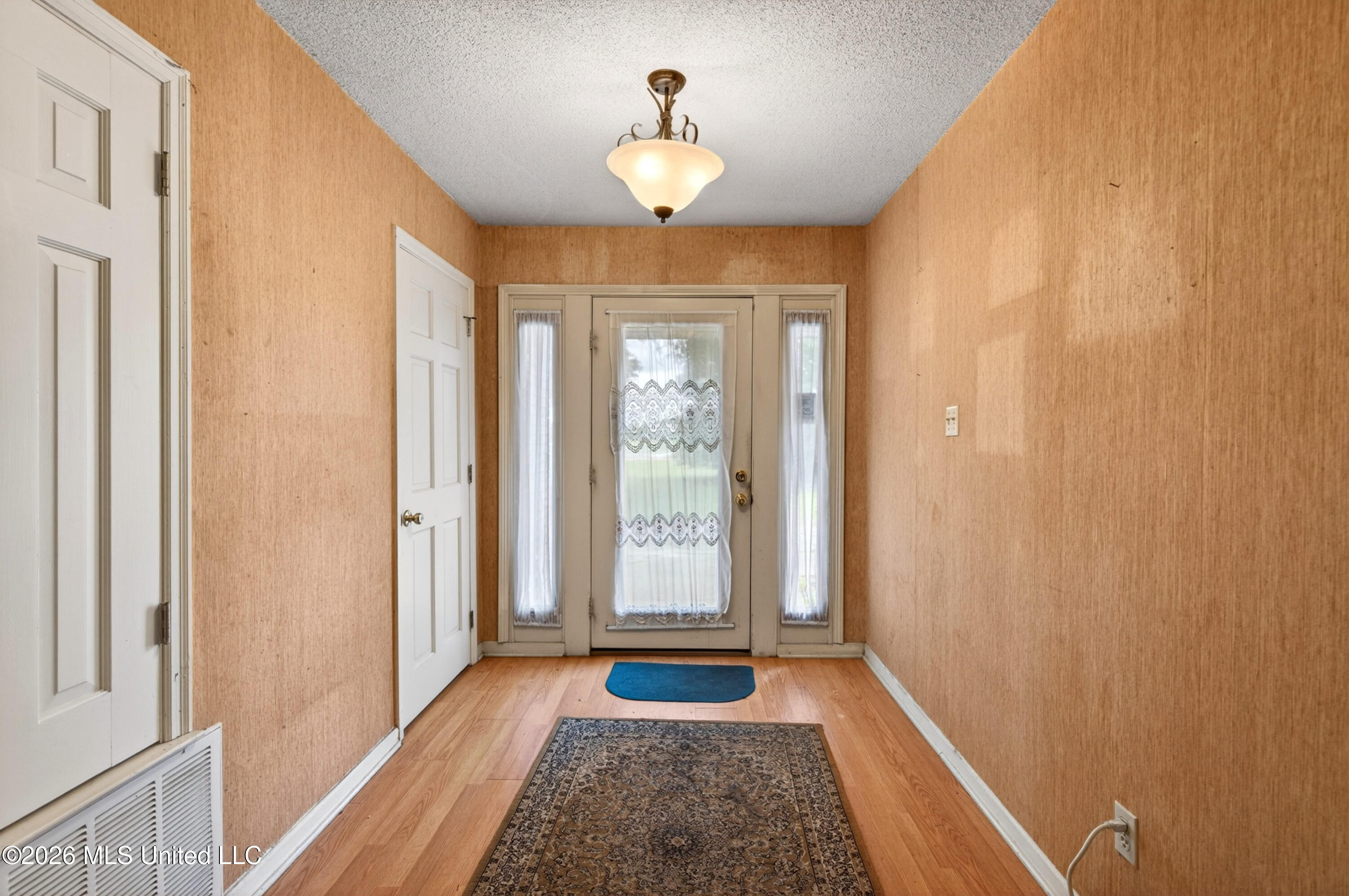 20536 Highway 53 Property Photo 13