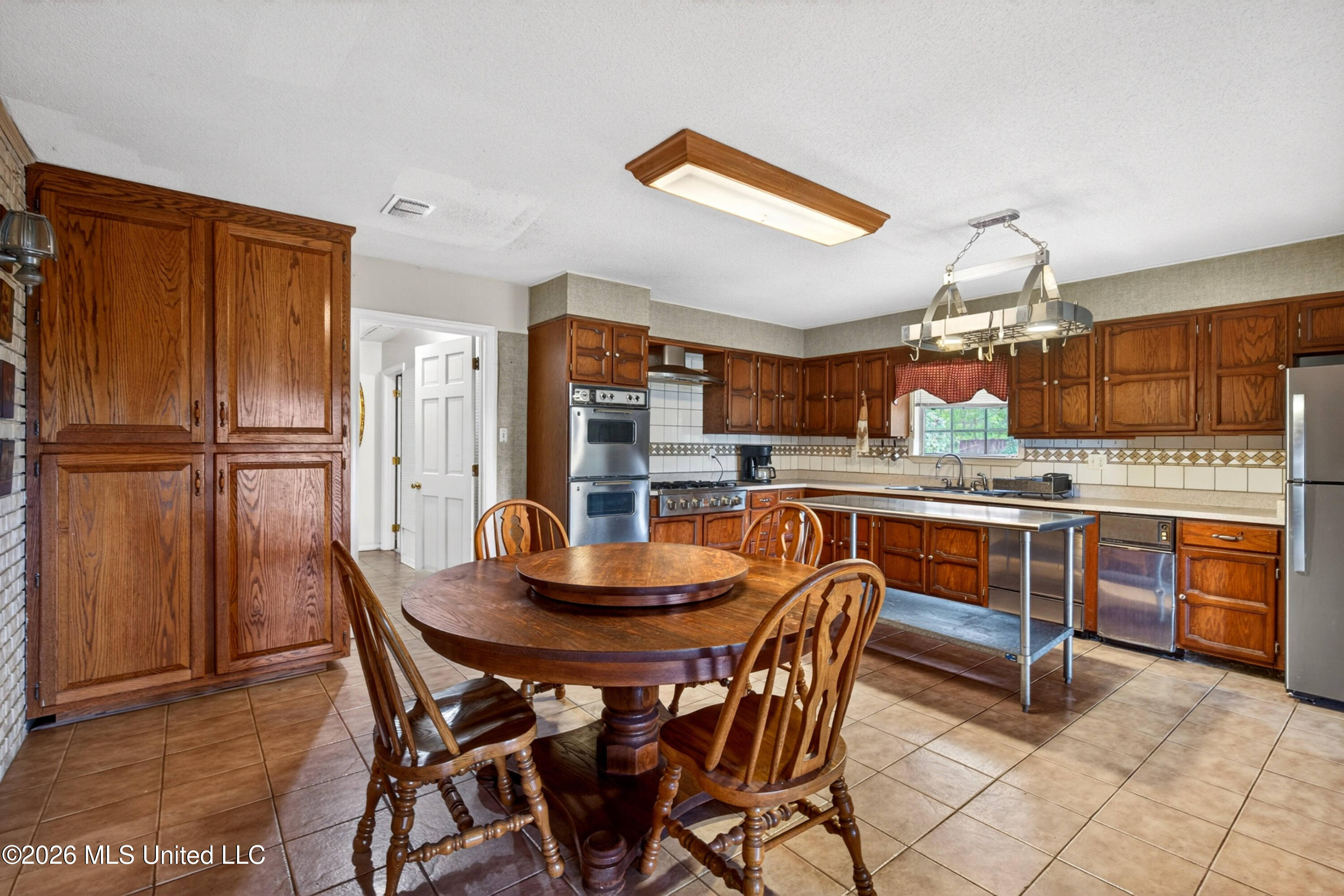 20536 Highway 53 Property Photo 20