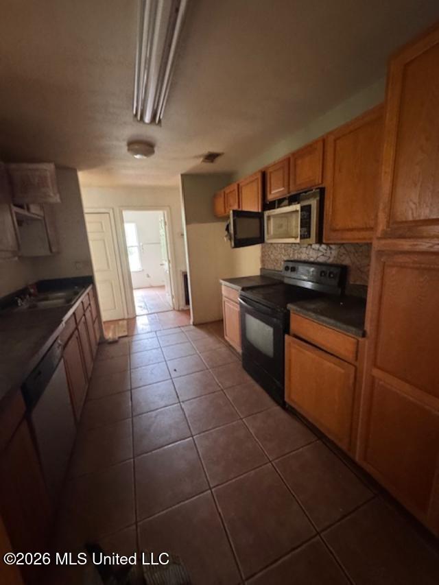 16034 Apia Road Property Photo 9