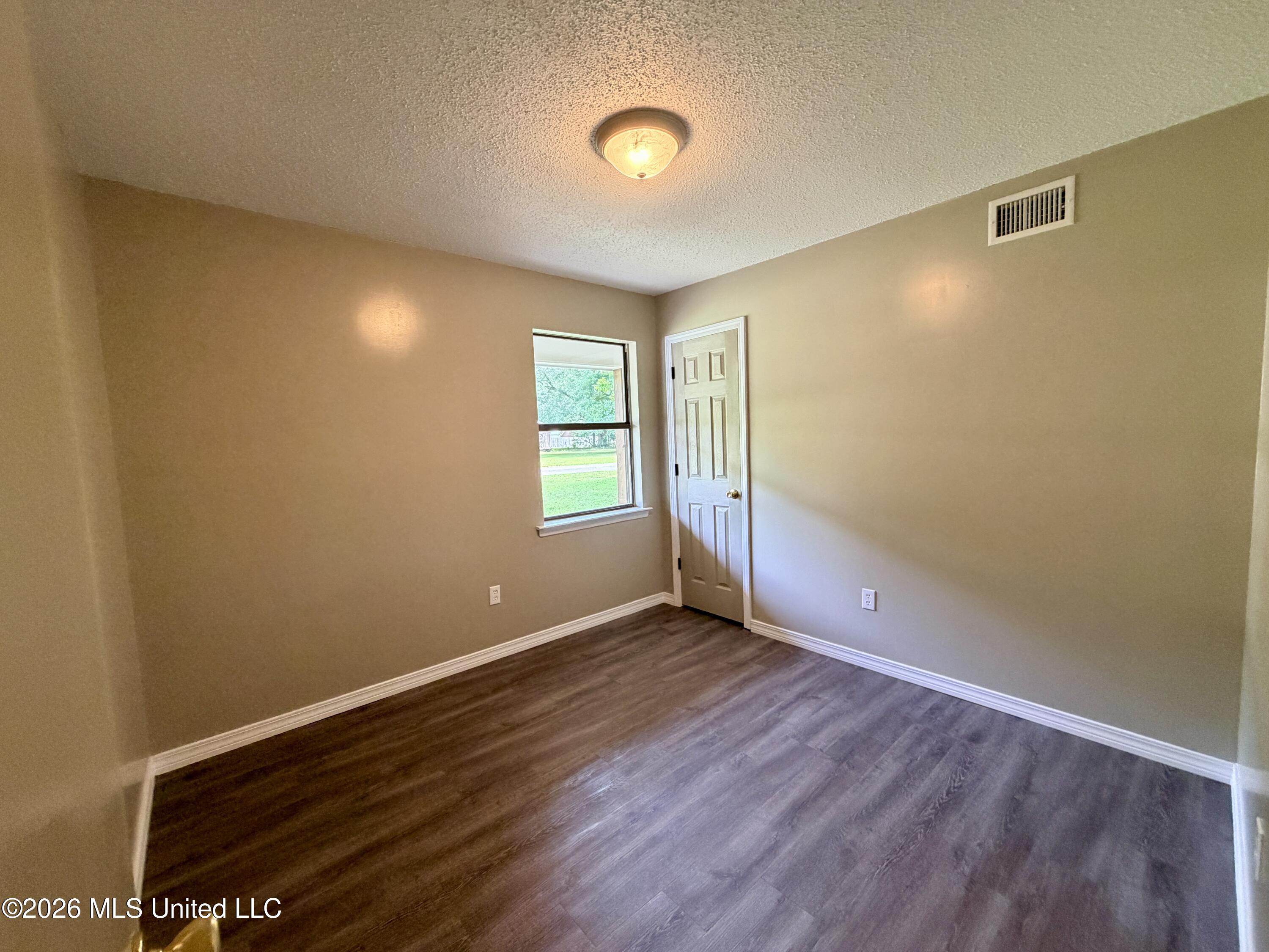 107 Driftwood Drive Property Photo 13