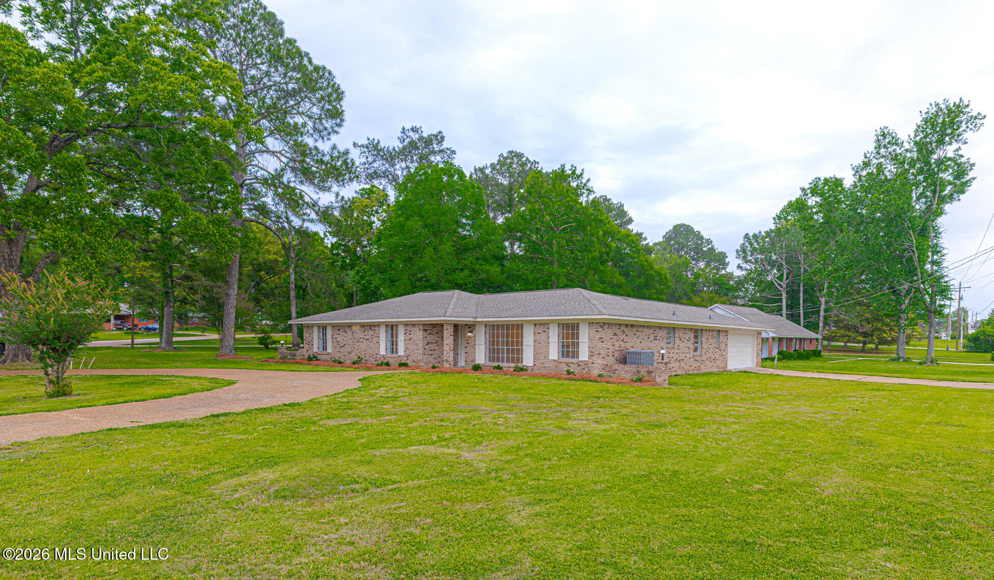 1206 Sunset Drive Property Photo 5