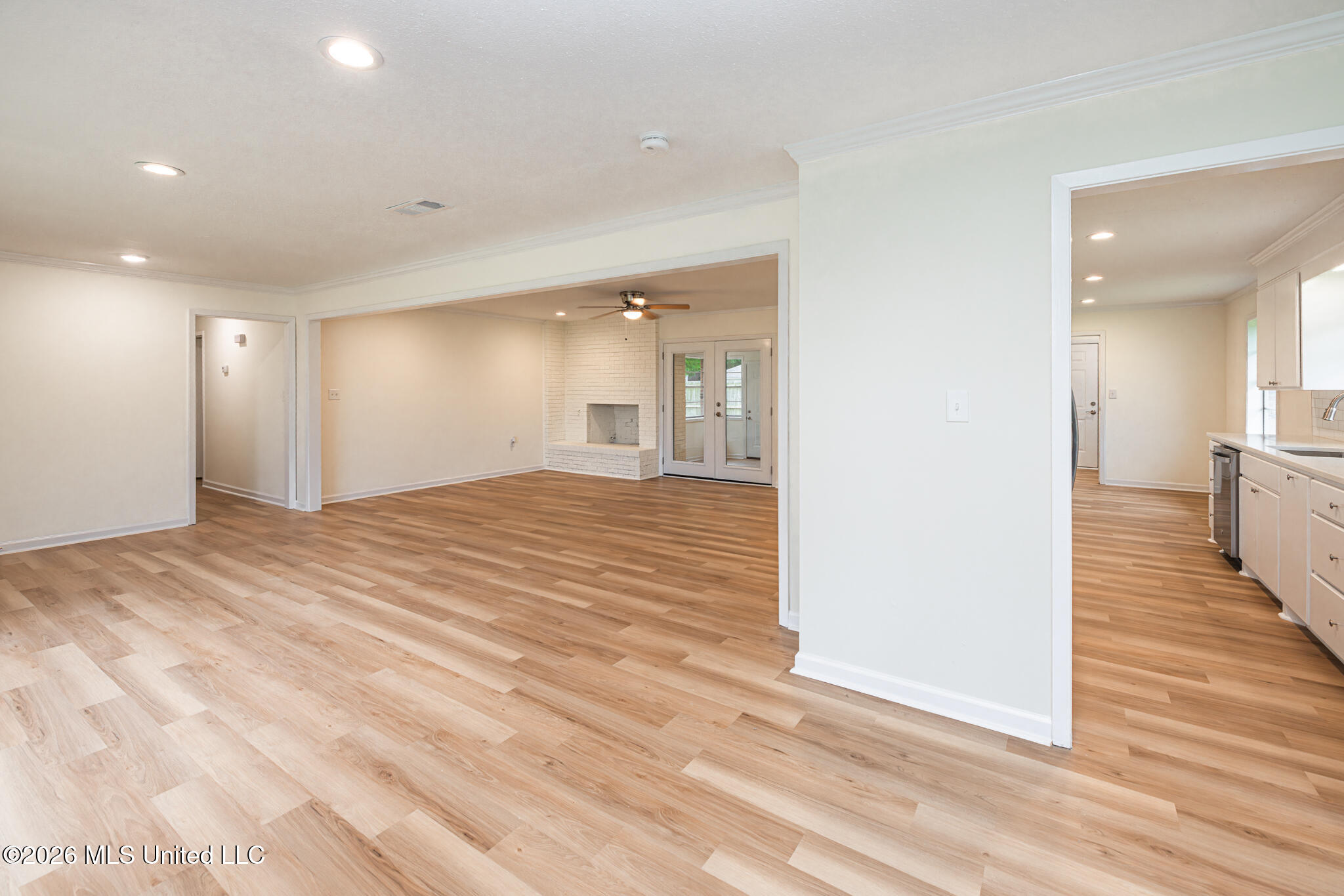 1206 Sunset Drive Property Photo 8