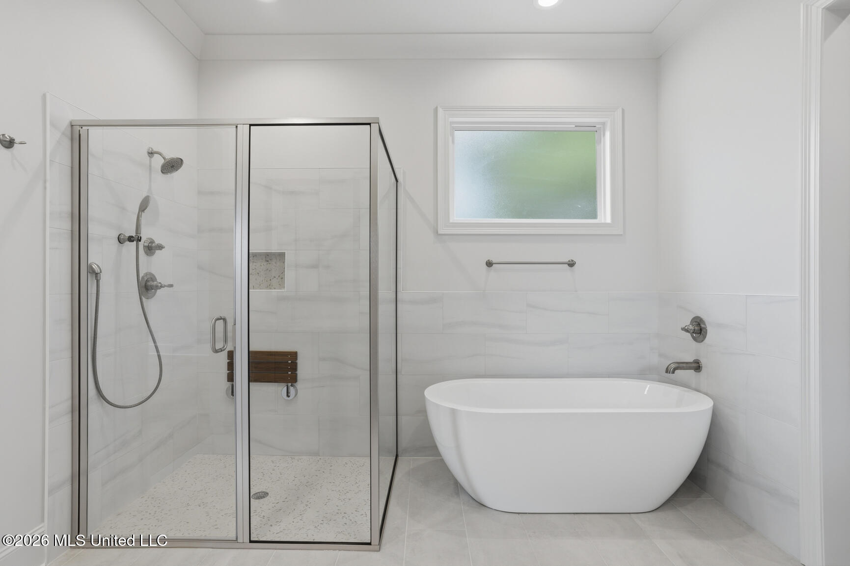 252 Caroline Boulevard Property Photo 4