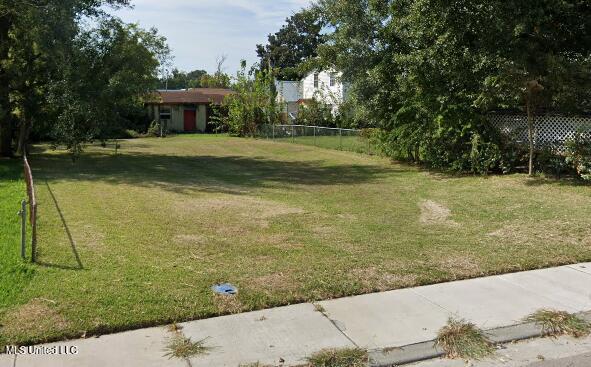 827 Elder Street Property Photo 1