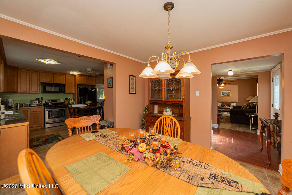 5199 Jacksonville Drive Property Photo 4