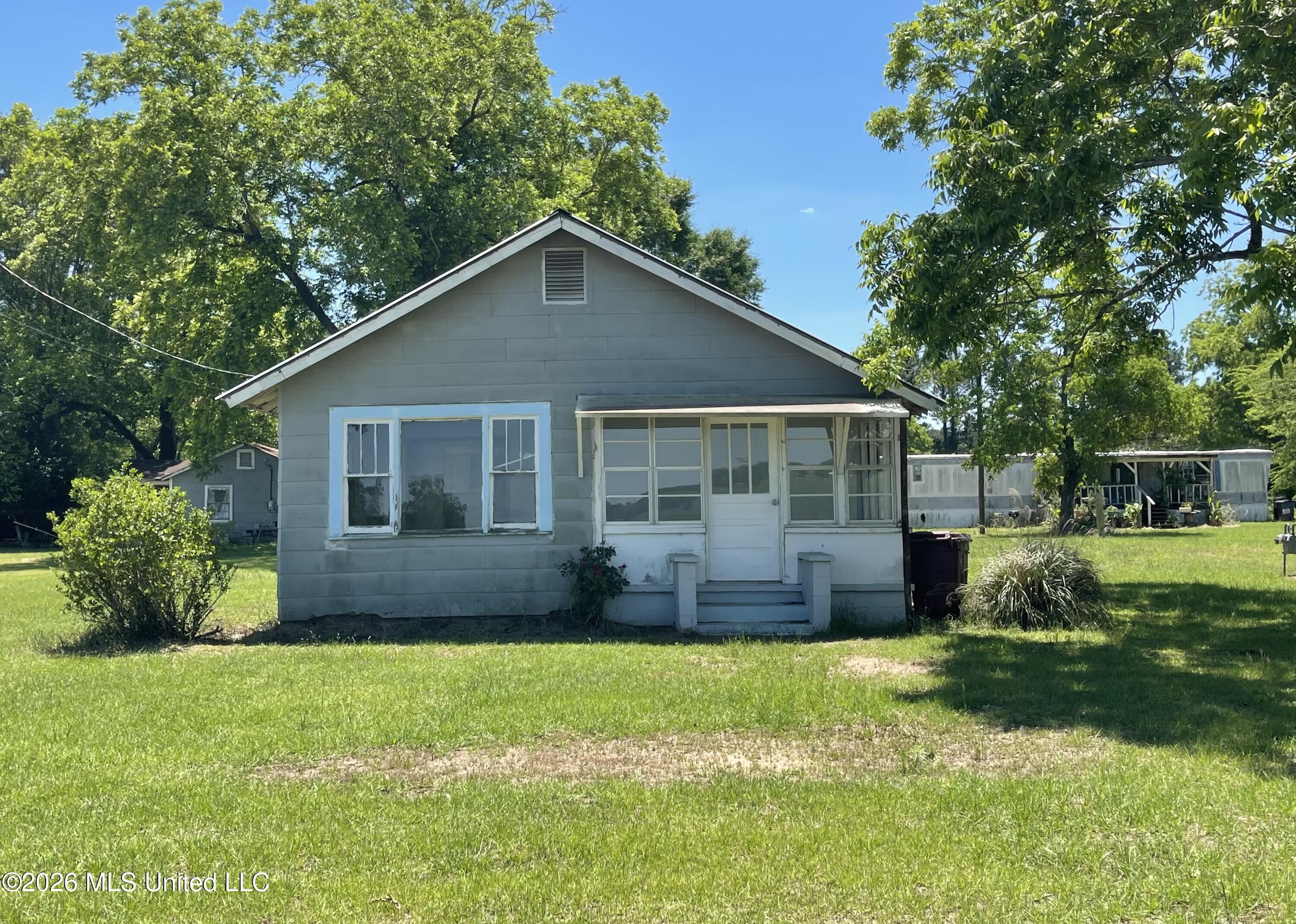 2269 Old Mobile Highway Property Photo 1