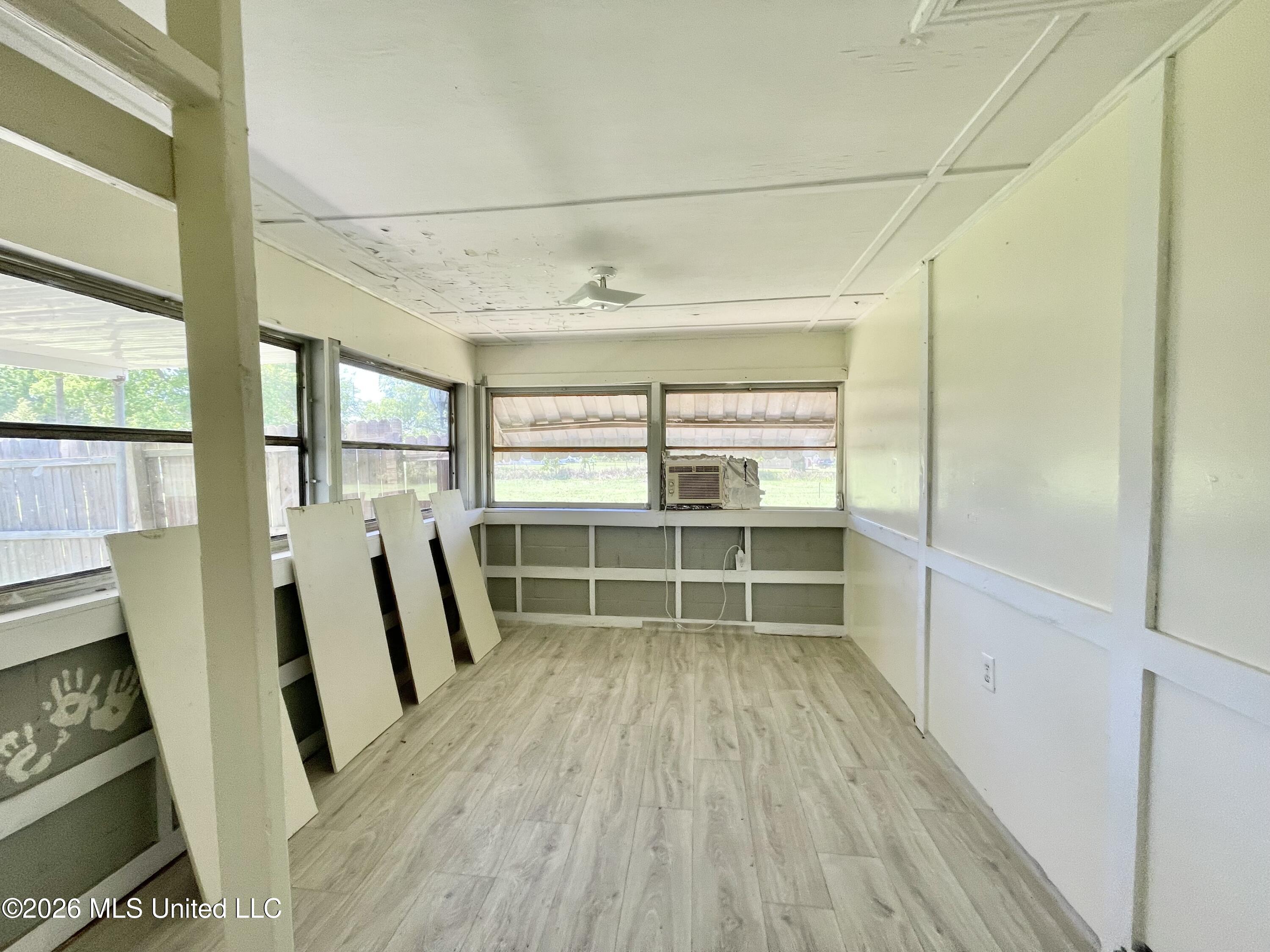 2269 Old Mobile Highway Property Photo 9