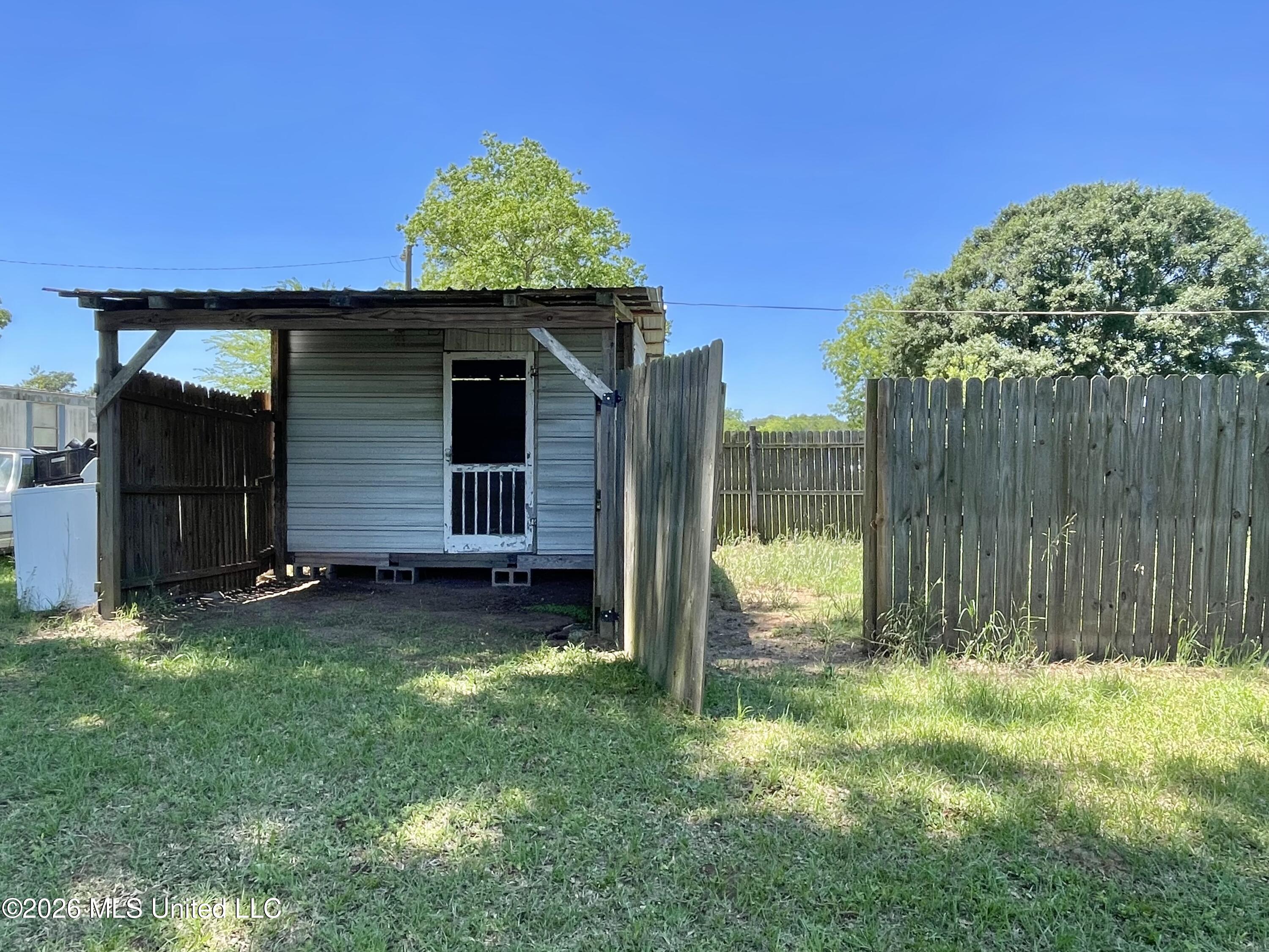 2269 Old Mobile Highway Property Photo 12