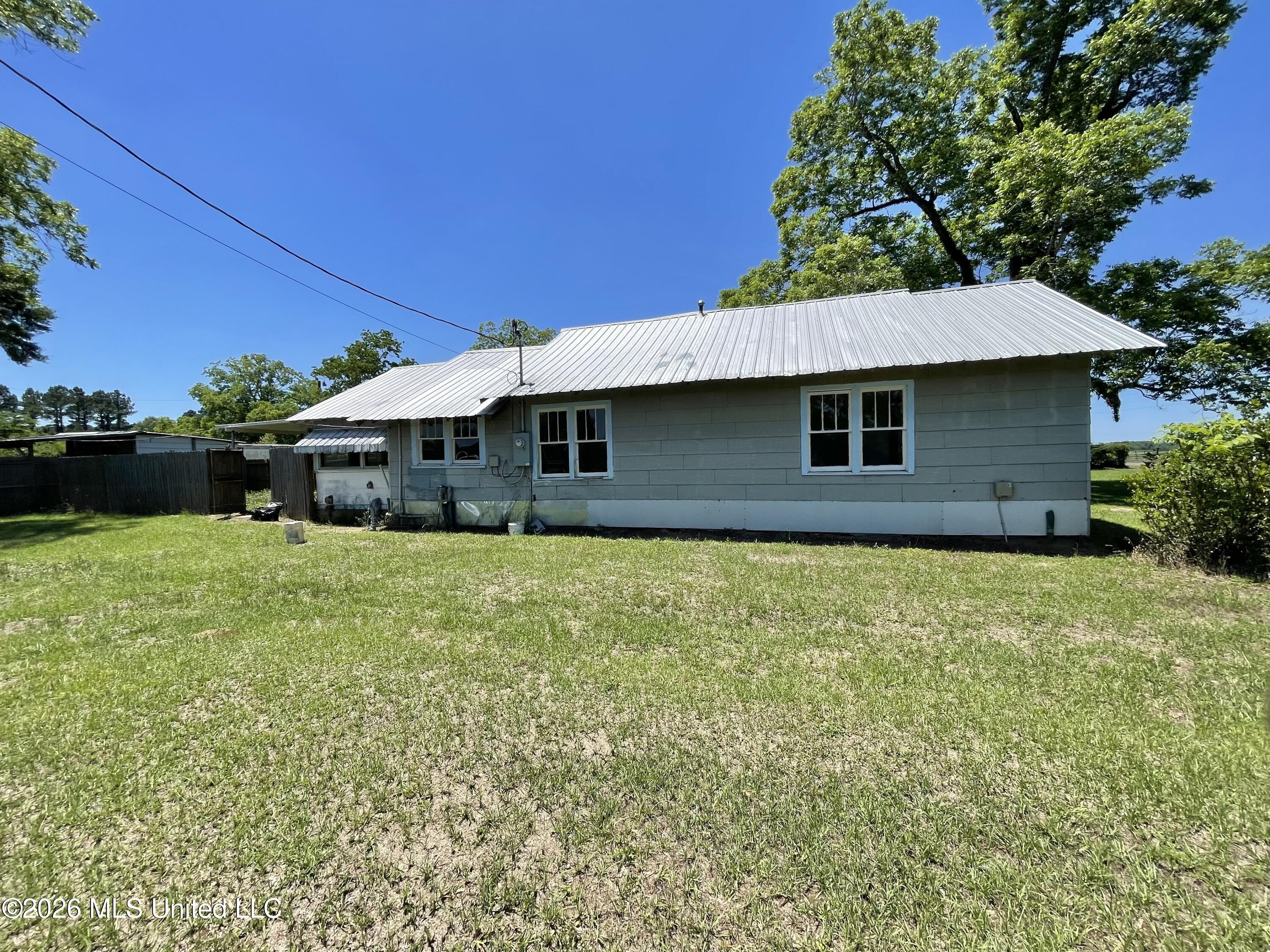 2269 Old Mobile Highway Property Photo 13