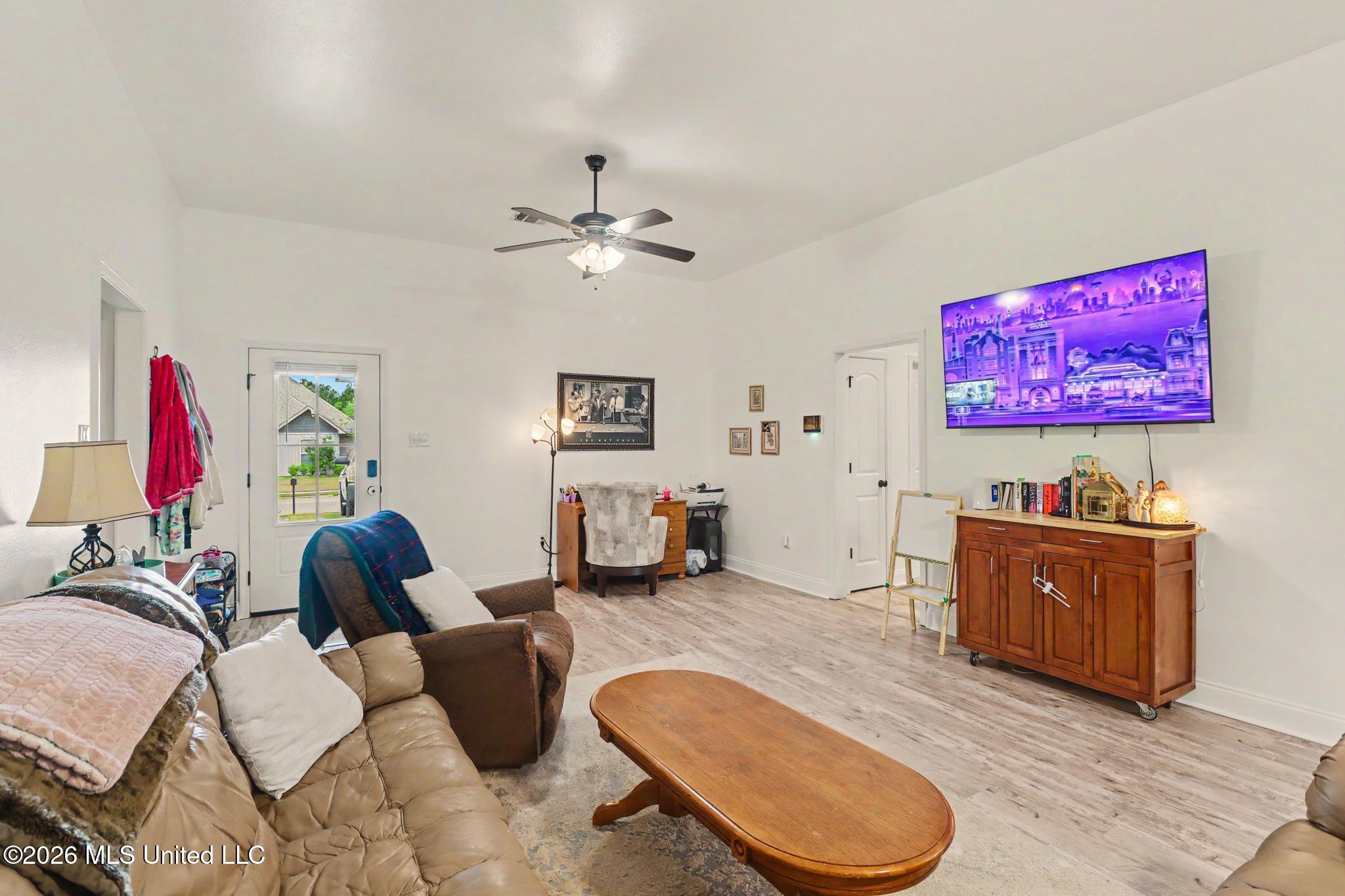 16820 Desmare Street Property Photo 6