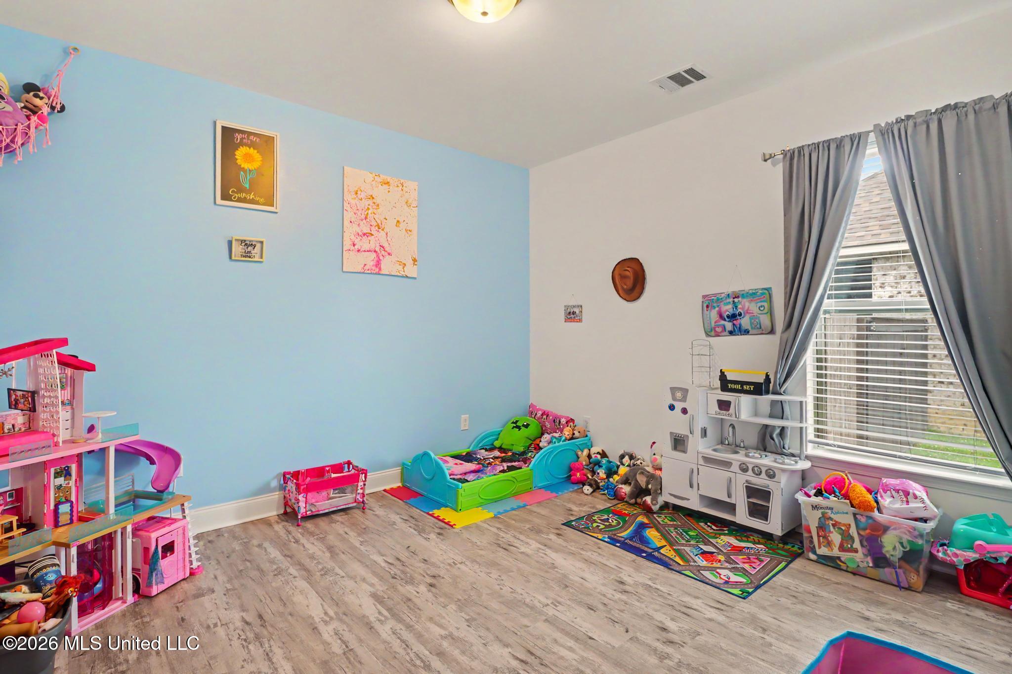 16820 Desmare Street Property Photo 11
