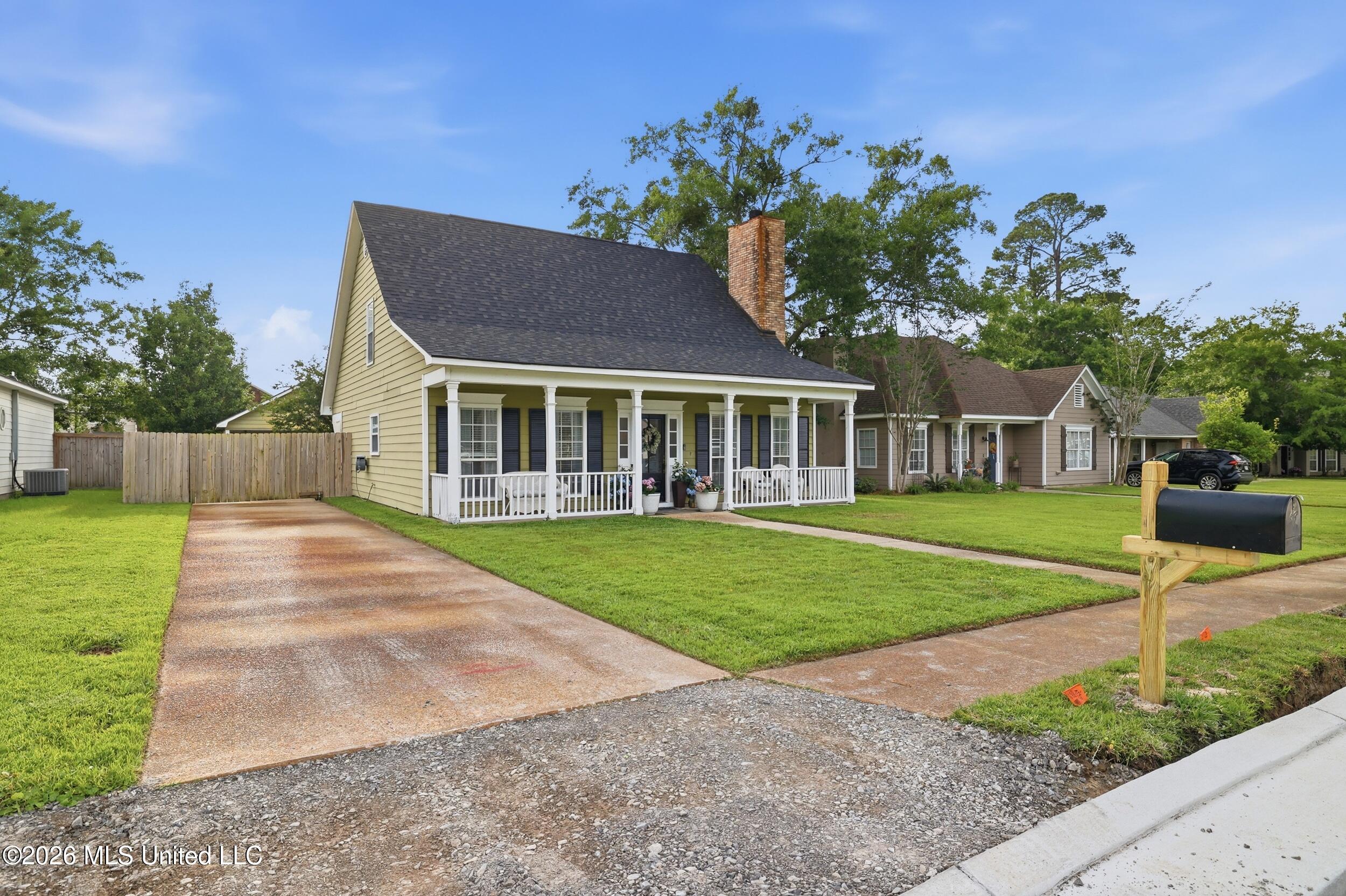 917 Handsboro Place Property Photo 3