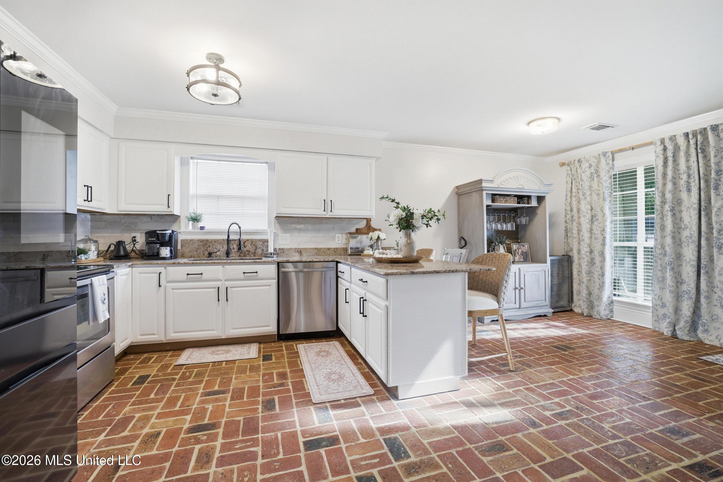 917 Handsboro Place Property Photo 13