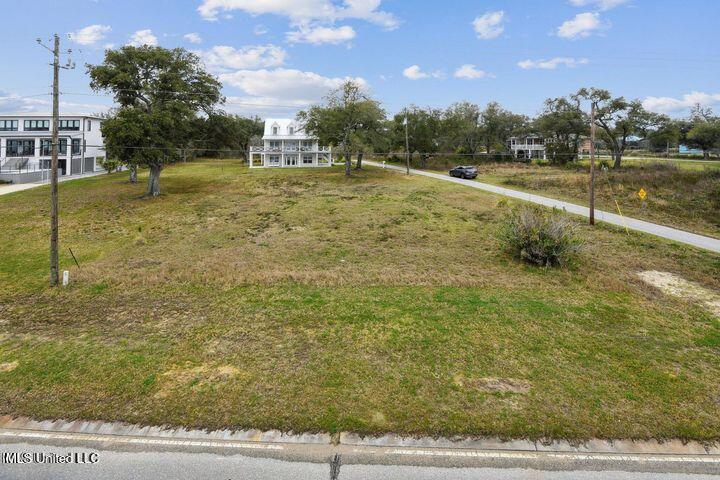 517 N Beach Boulevard Property Photo 5