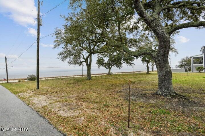 517 N Beach Boulevard Property Photo 8