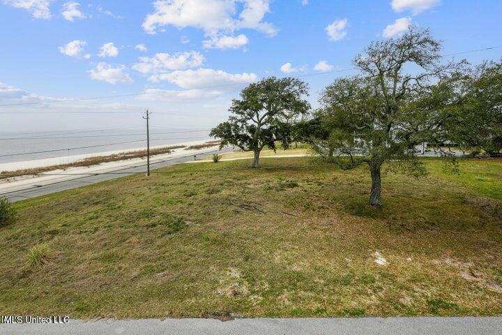 517 N Beach Boulevard Property Photo 9