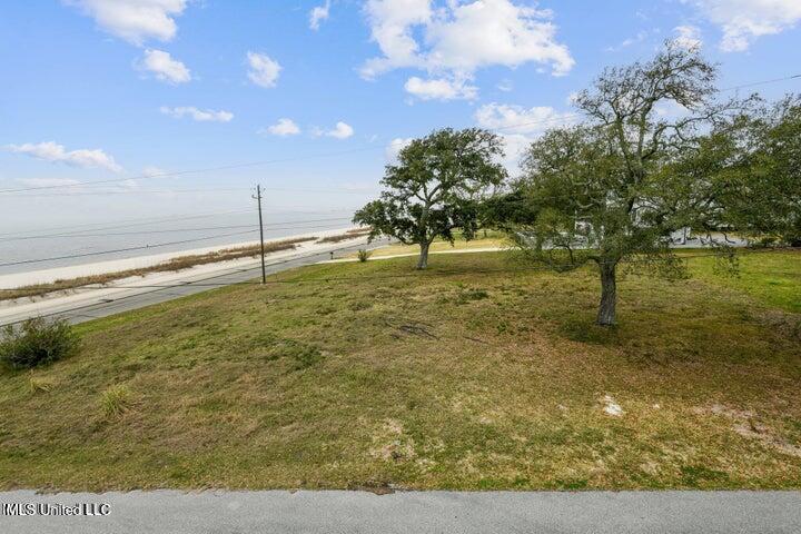 517 N Beach Boulevard Property Photo 10
