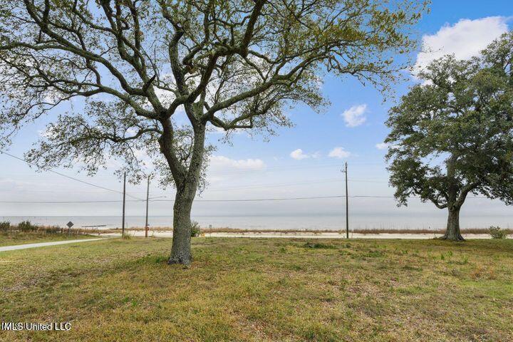 517 N Beach Boulevard Property Photo 11