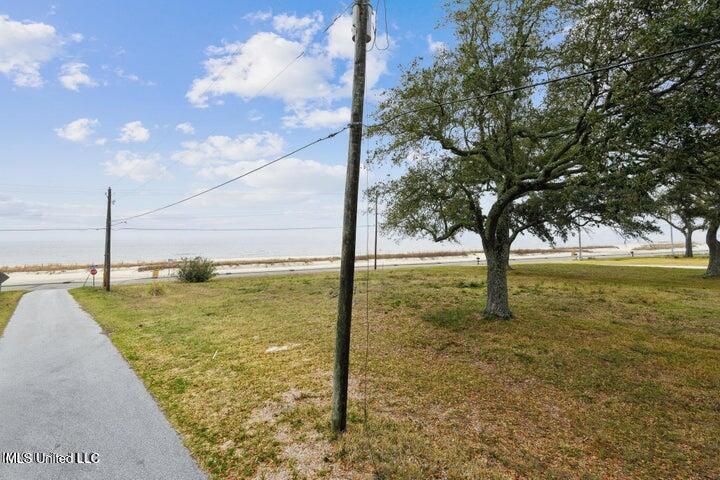 517 N Beach Boulevard Property Photo 12