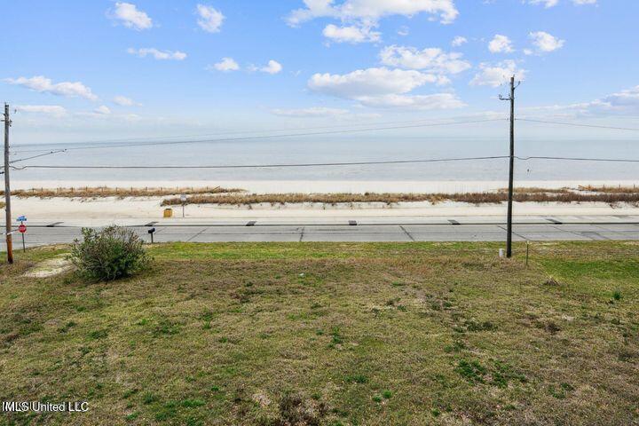 517 N Beach Boulevard Property Photo 13
