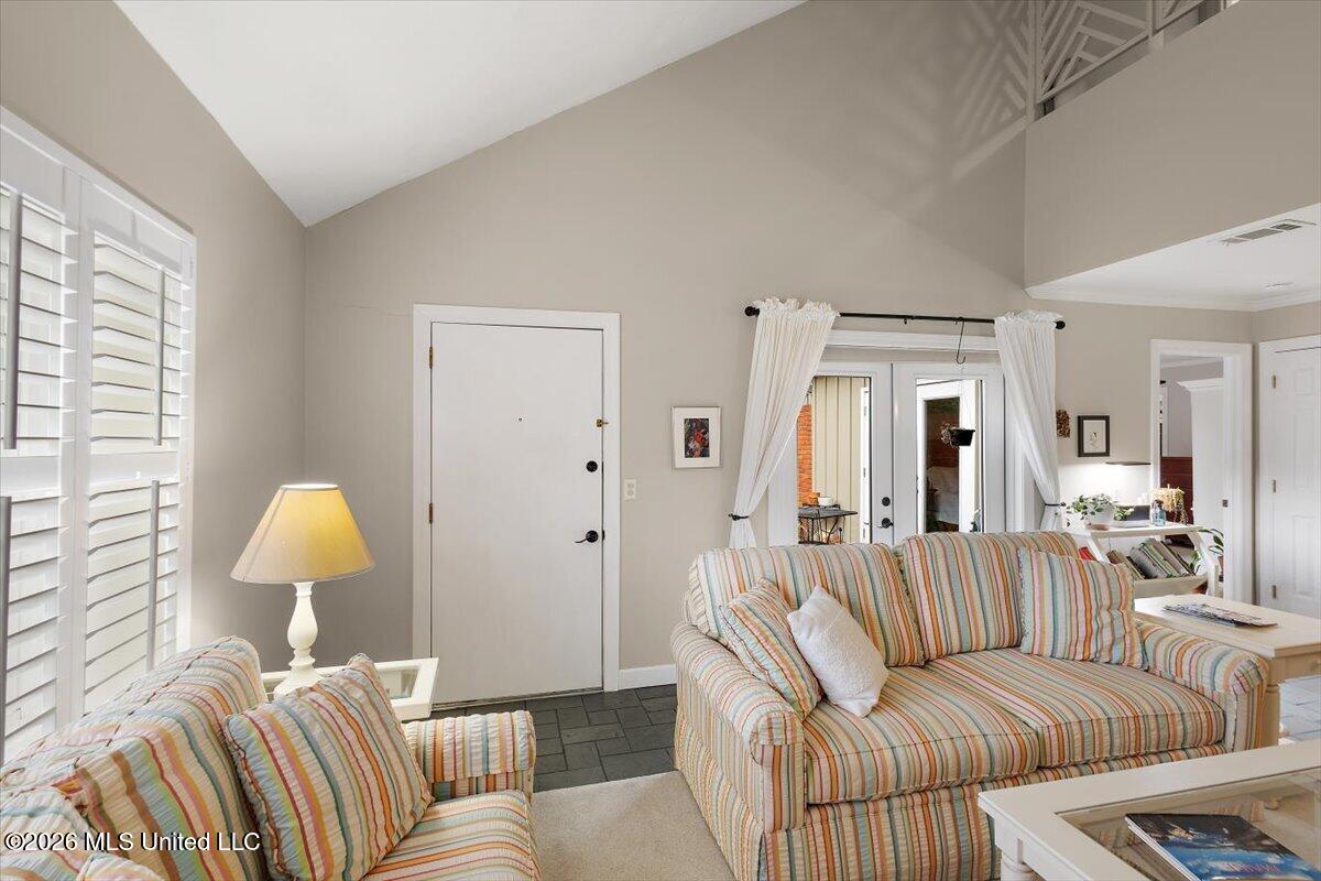 217 River Place 2 Property Photo 4