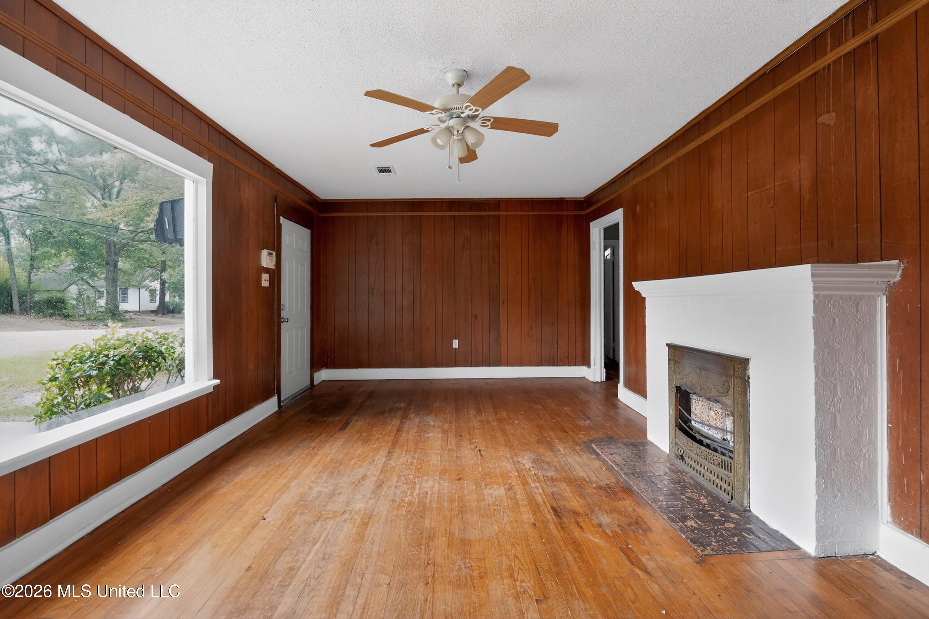 3021 Downing Street Property Photo 5