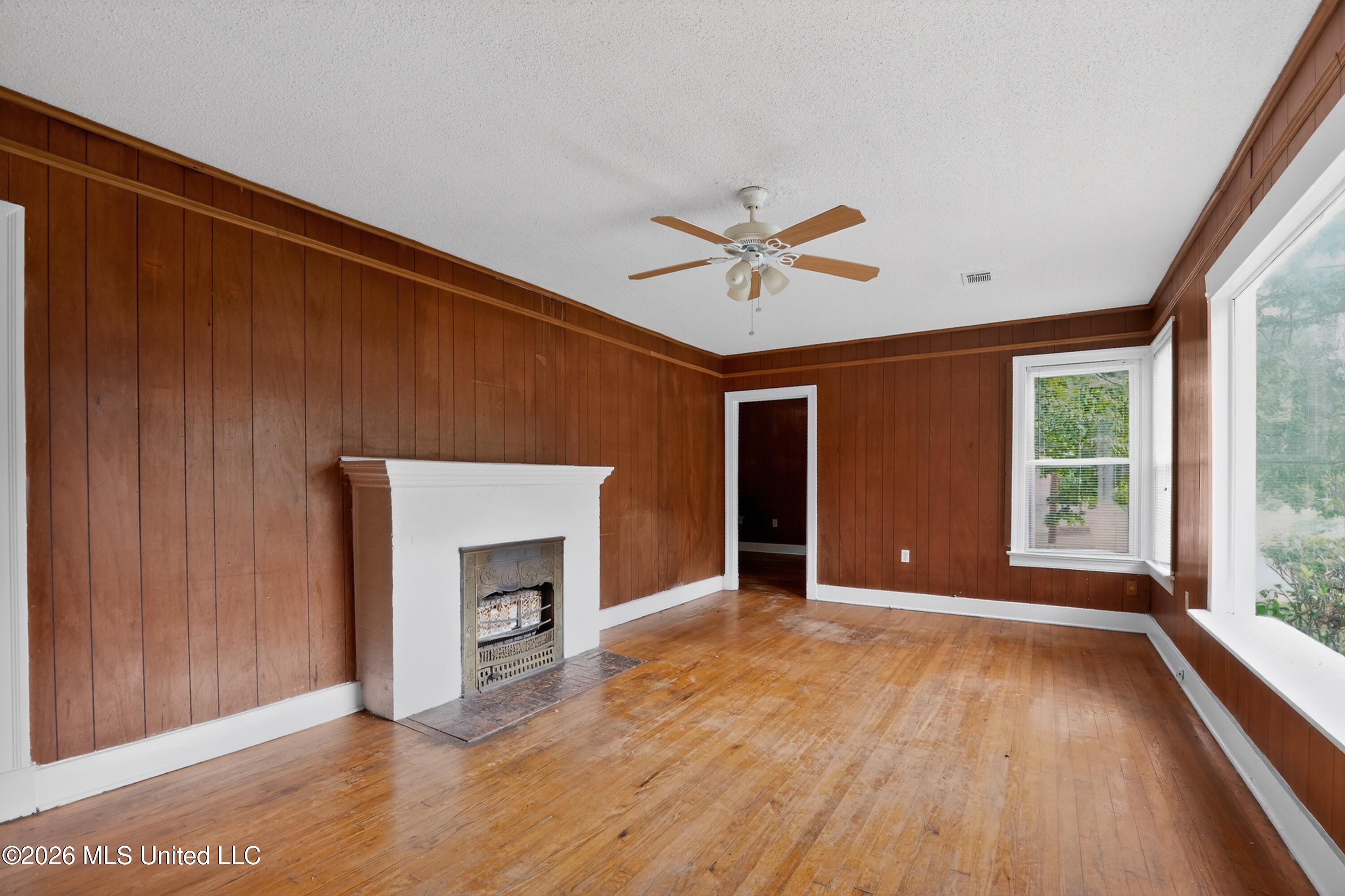 3021 Downing Street Property Photo 8