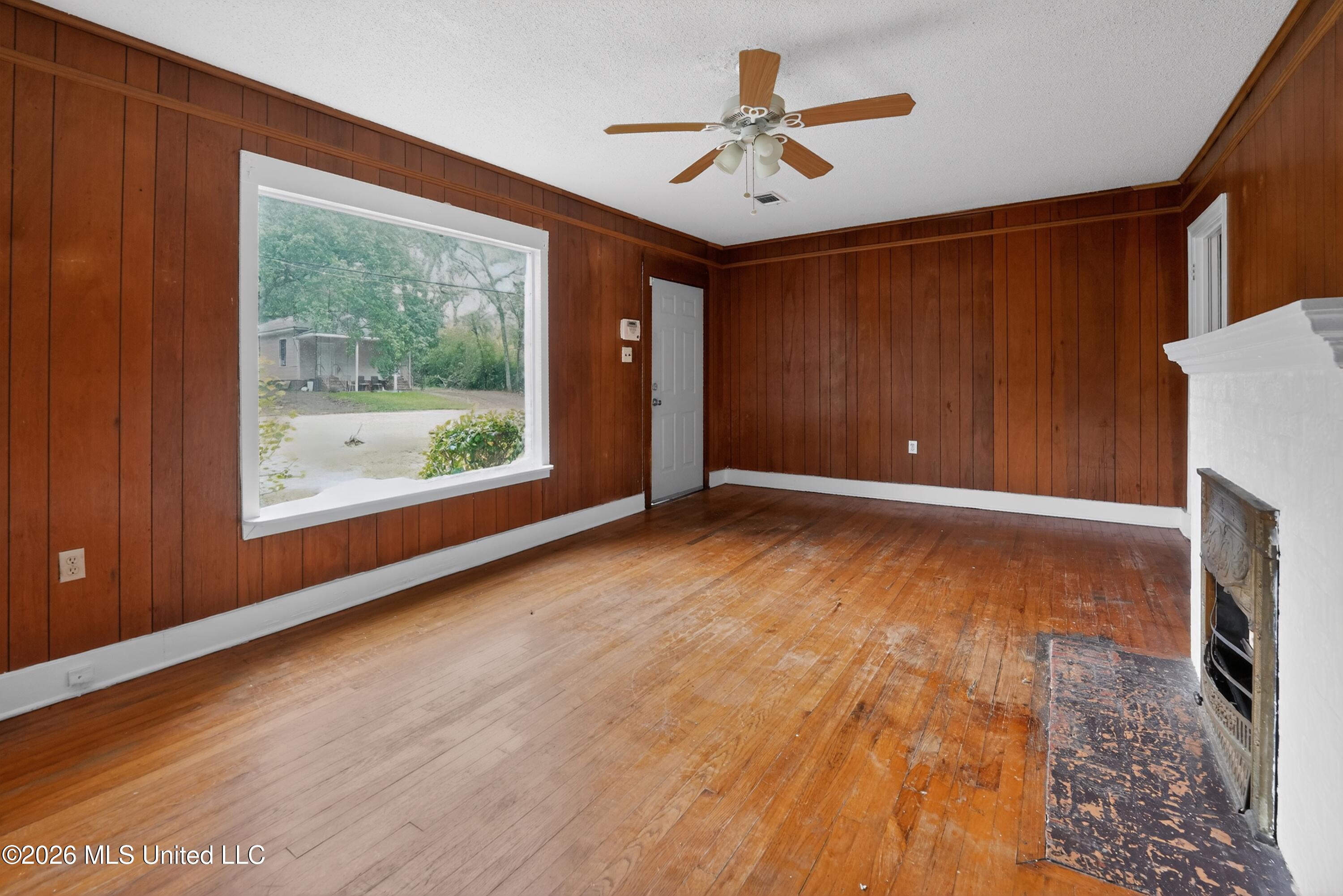3021 Downing Street Property Photo 9