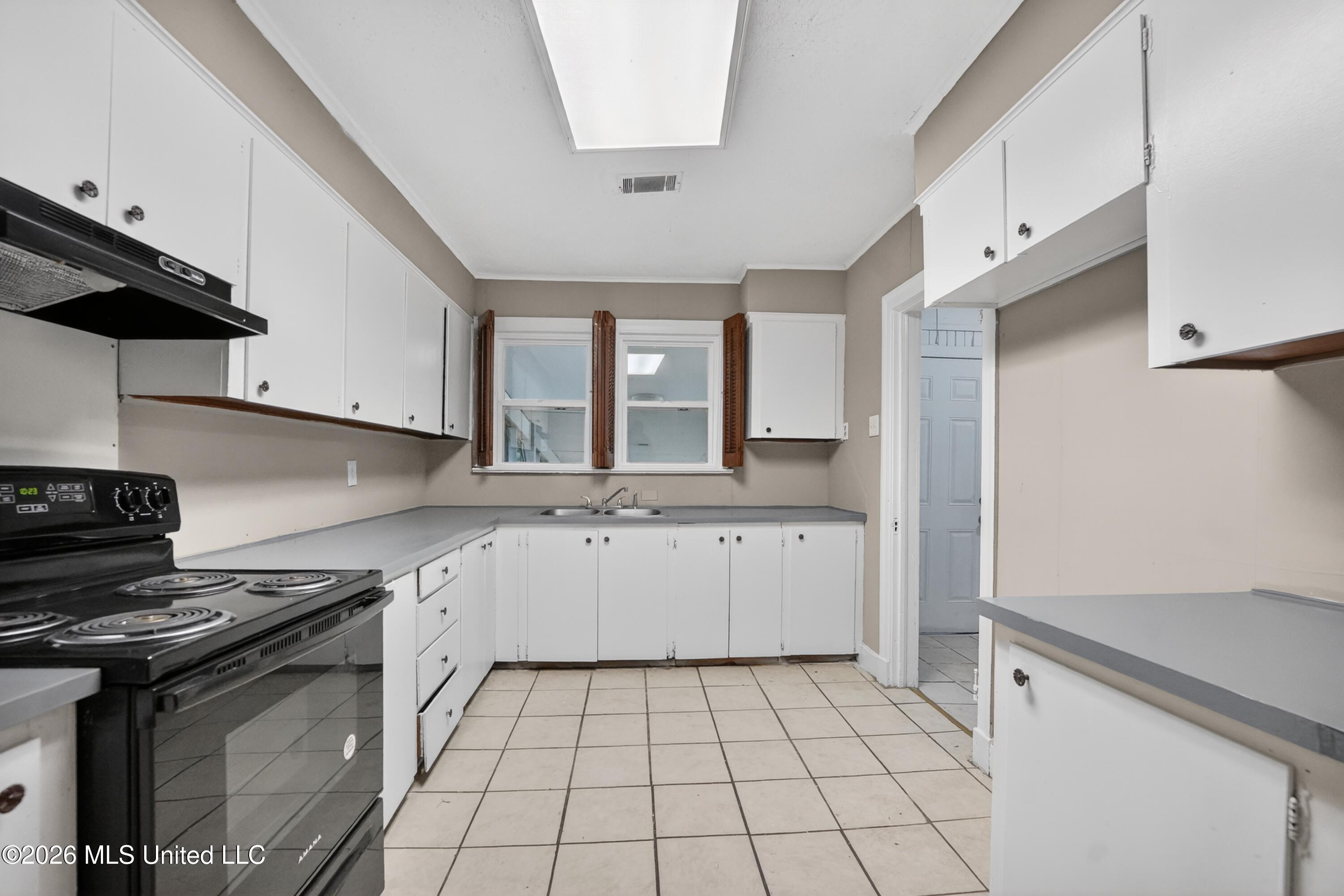 3021 Downing Street Property Photo 19