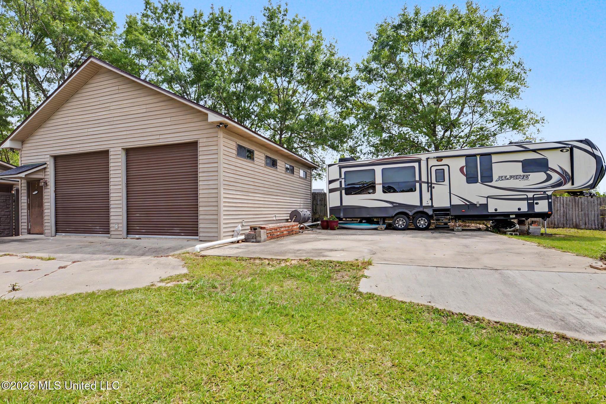 17114 Doc Lizana Road Property Photo 32