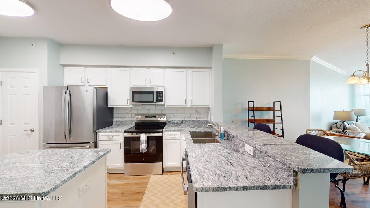 2230 Beach Drive Property Photo 3