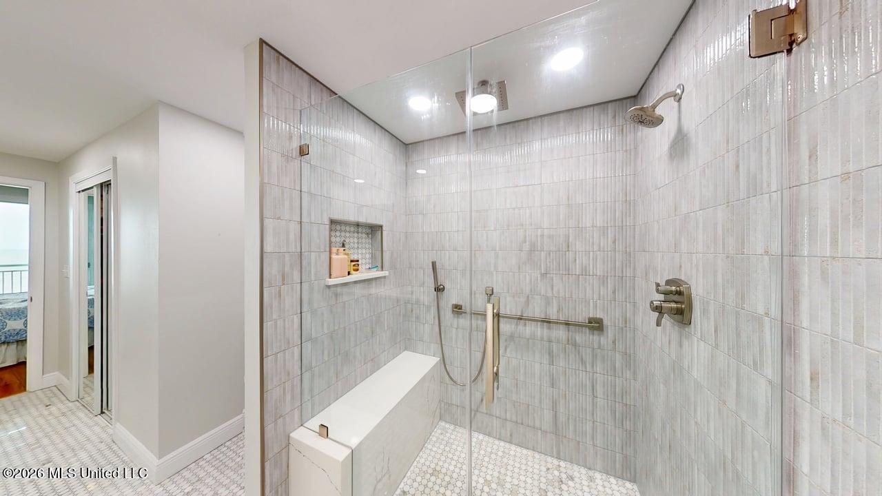 2230 Beach Drive Property Photo 21