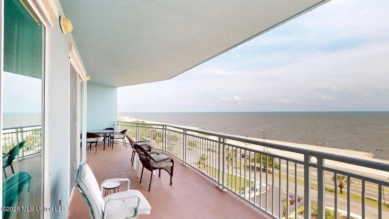 2230 Beach Drive Property Photo 32