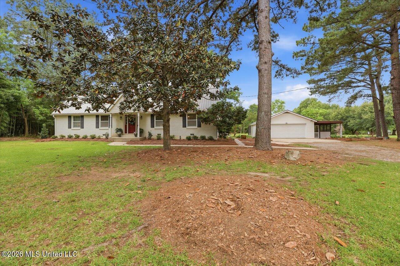 327 Clarkdell Road Property Photo 2