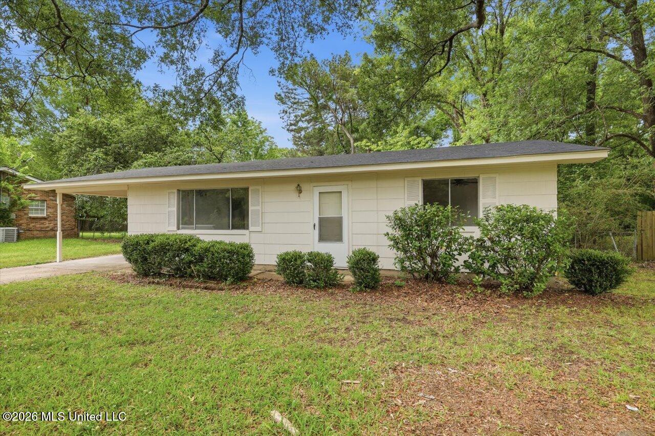 4251 Old Brandon Road Property Photo 2