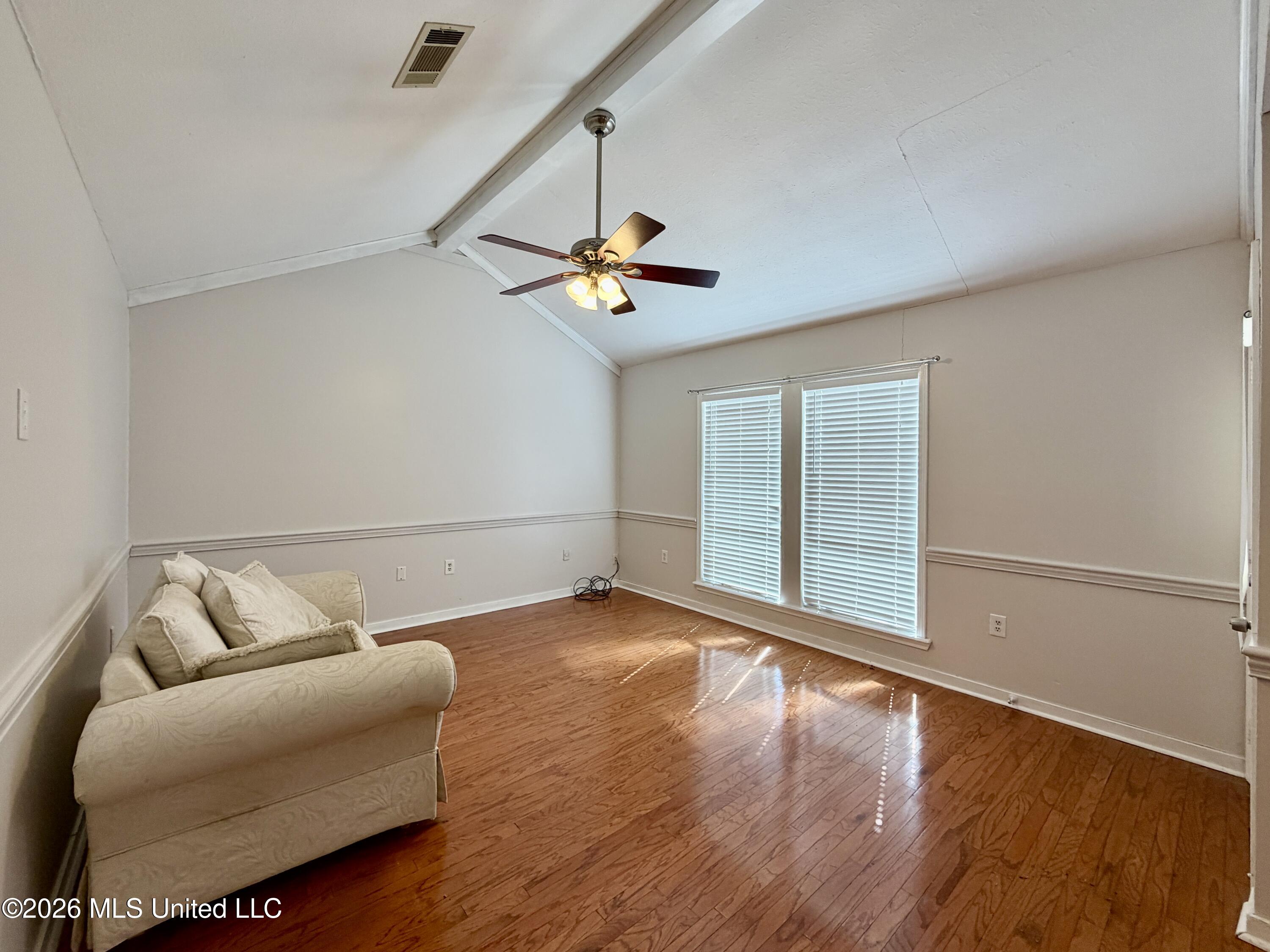 114 Crestwood Cove Property Photo 3