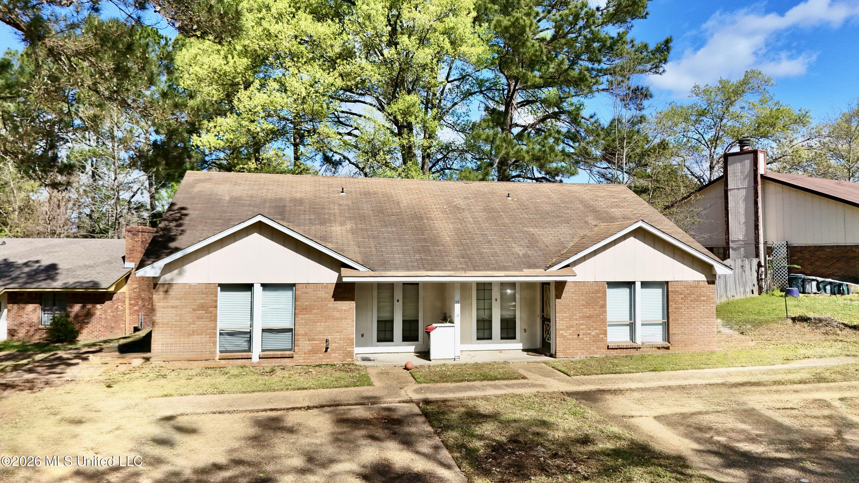 114 Crestwood Cove Property Photo 7