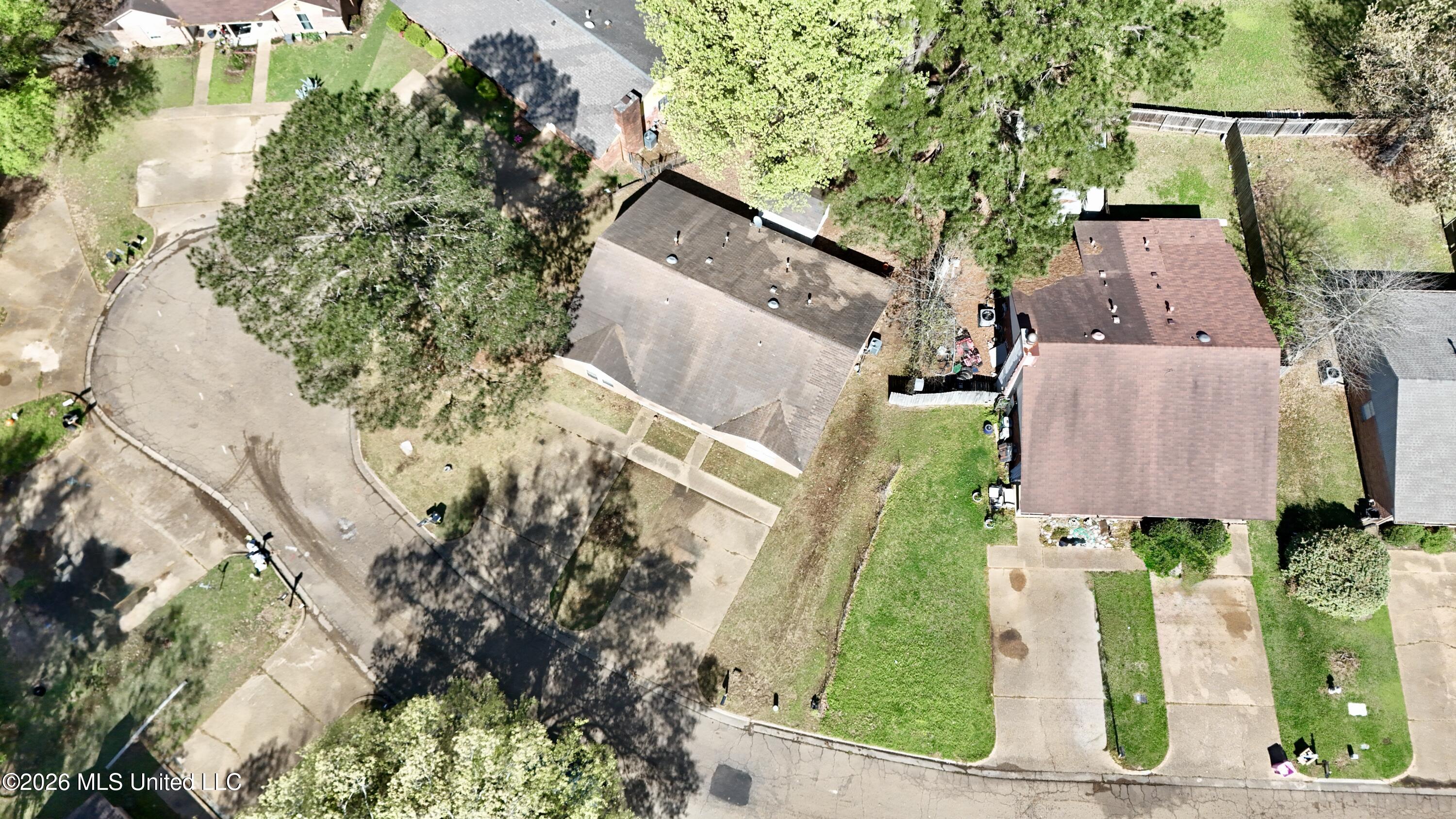 114 Crestwood Cove Property Photo 9