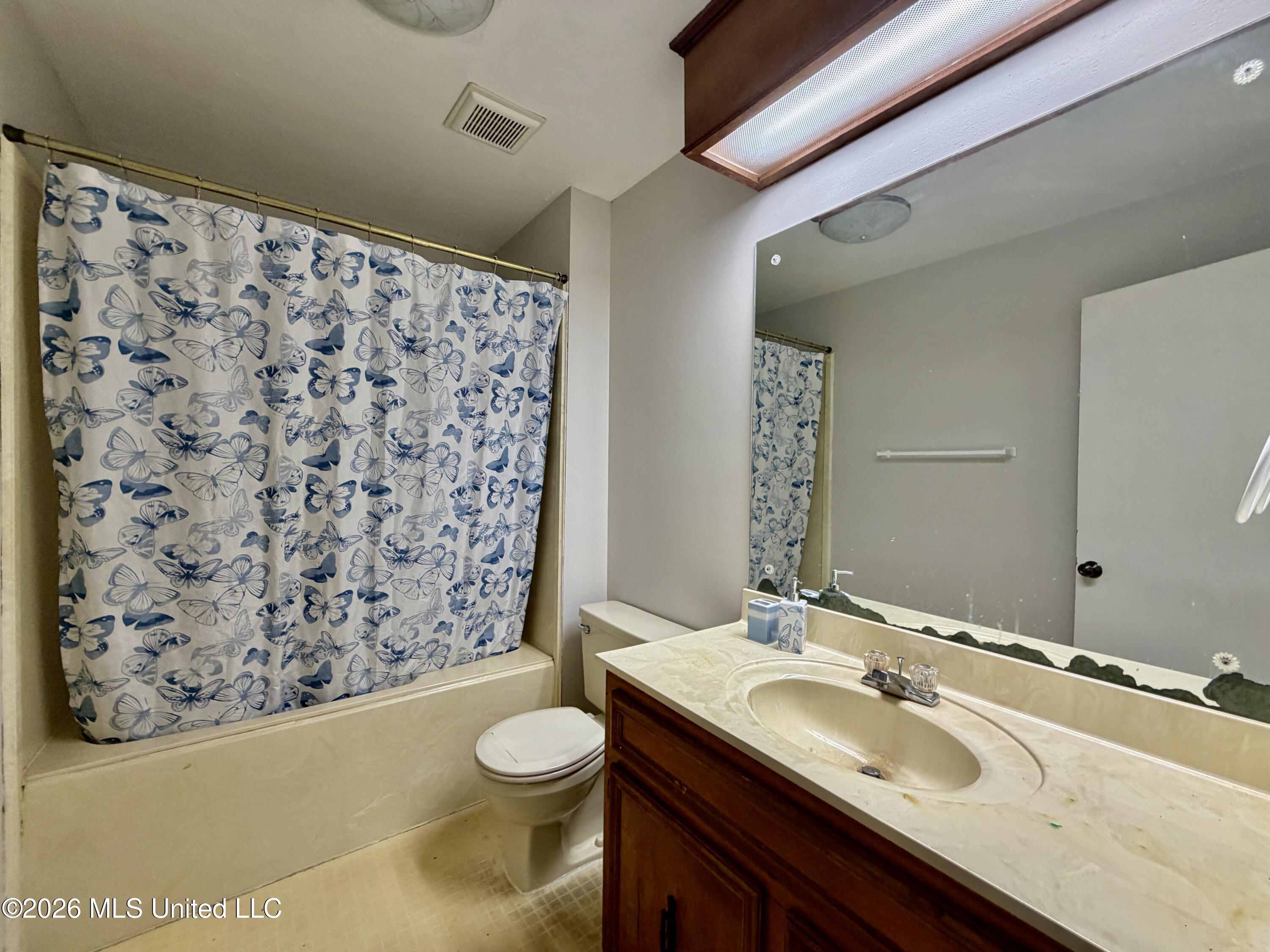 114 Crestwood Cove Property Photo 16