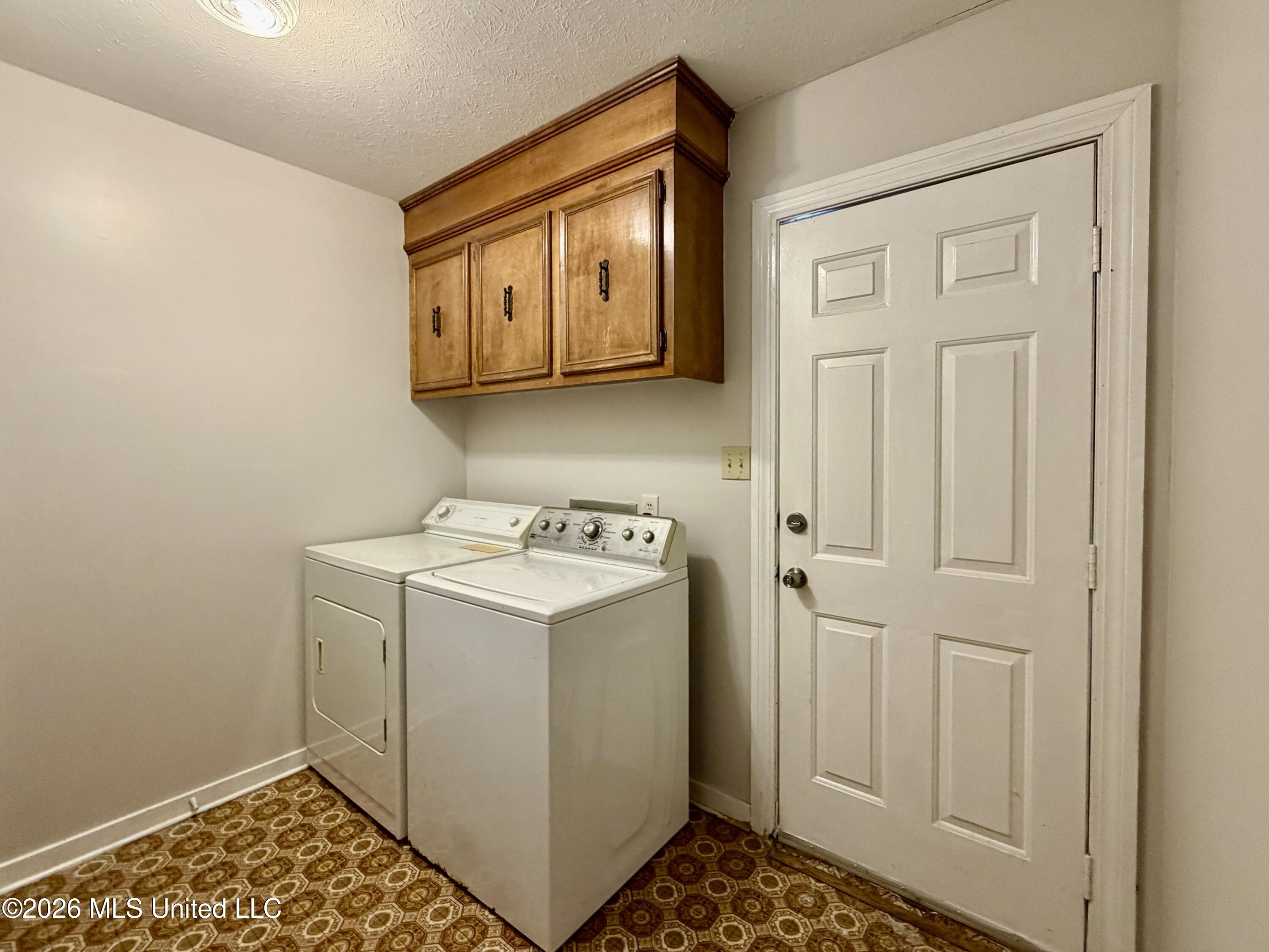 114 Crestwood Cove Property Photo 17