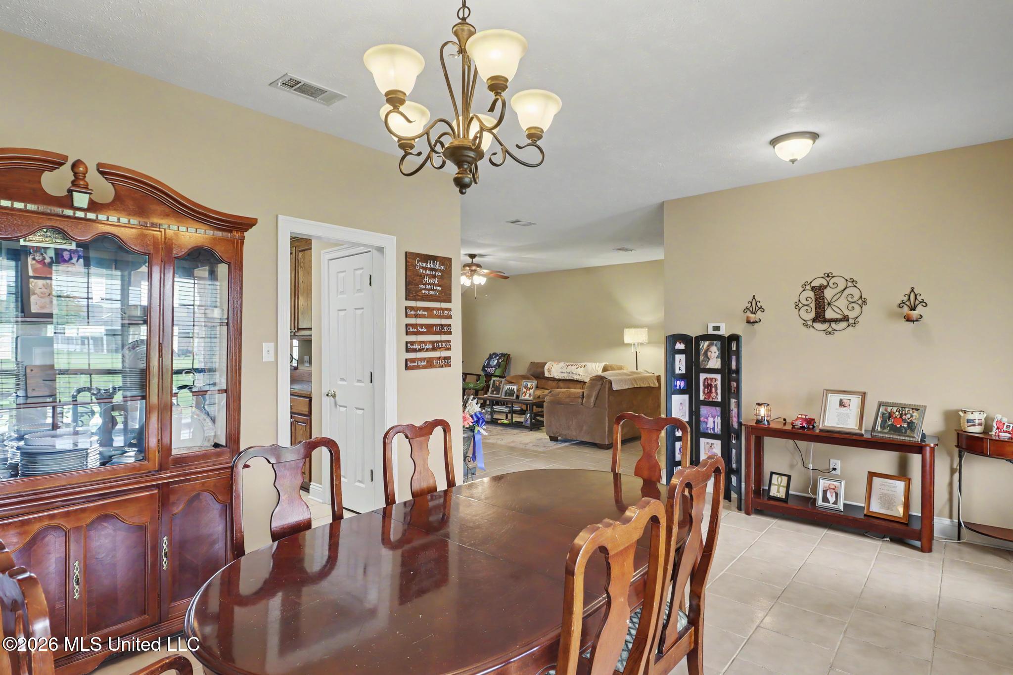 25 Apache Drive Property Photo 5