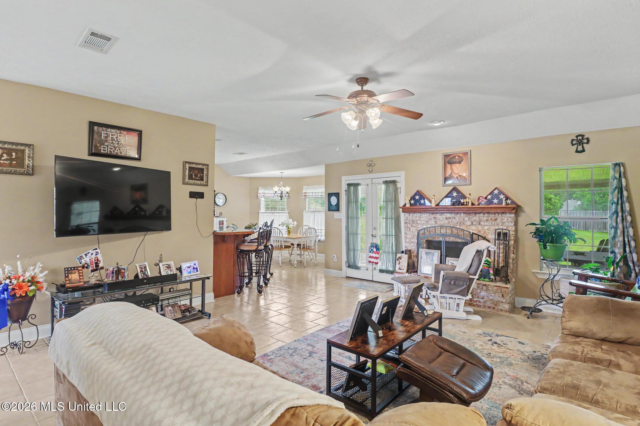 25 Apache Drive Property Photo 7