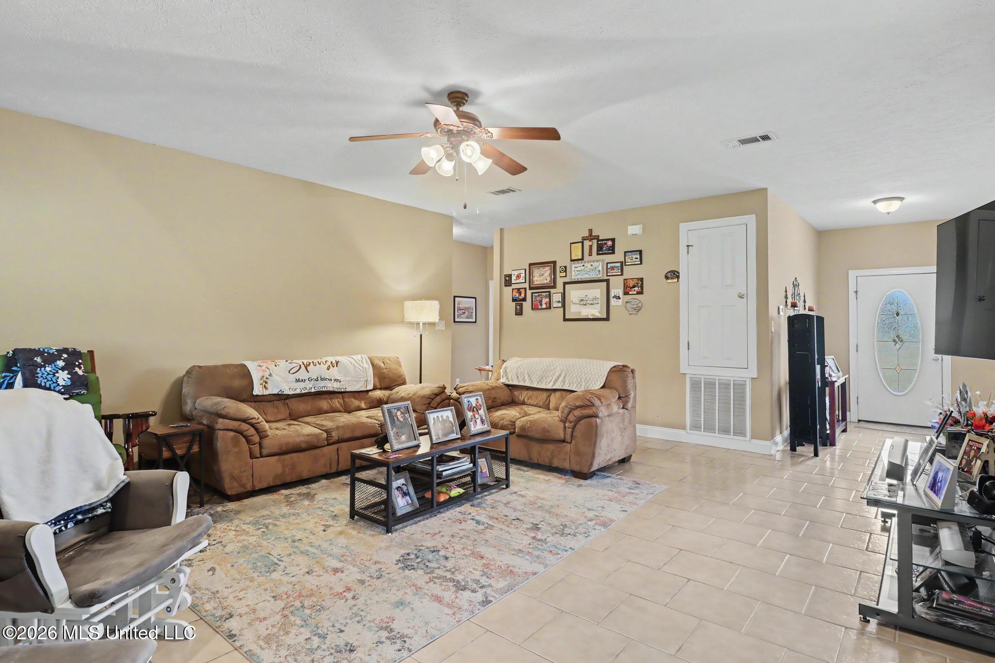 25 Apache Drive Property Photo 8