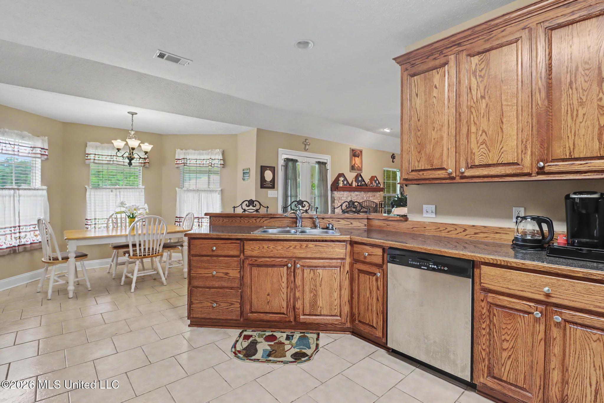 25 Apache Drive Property Photo 11