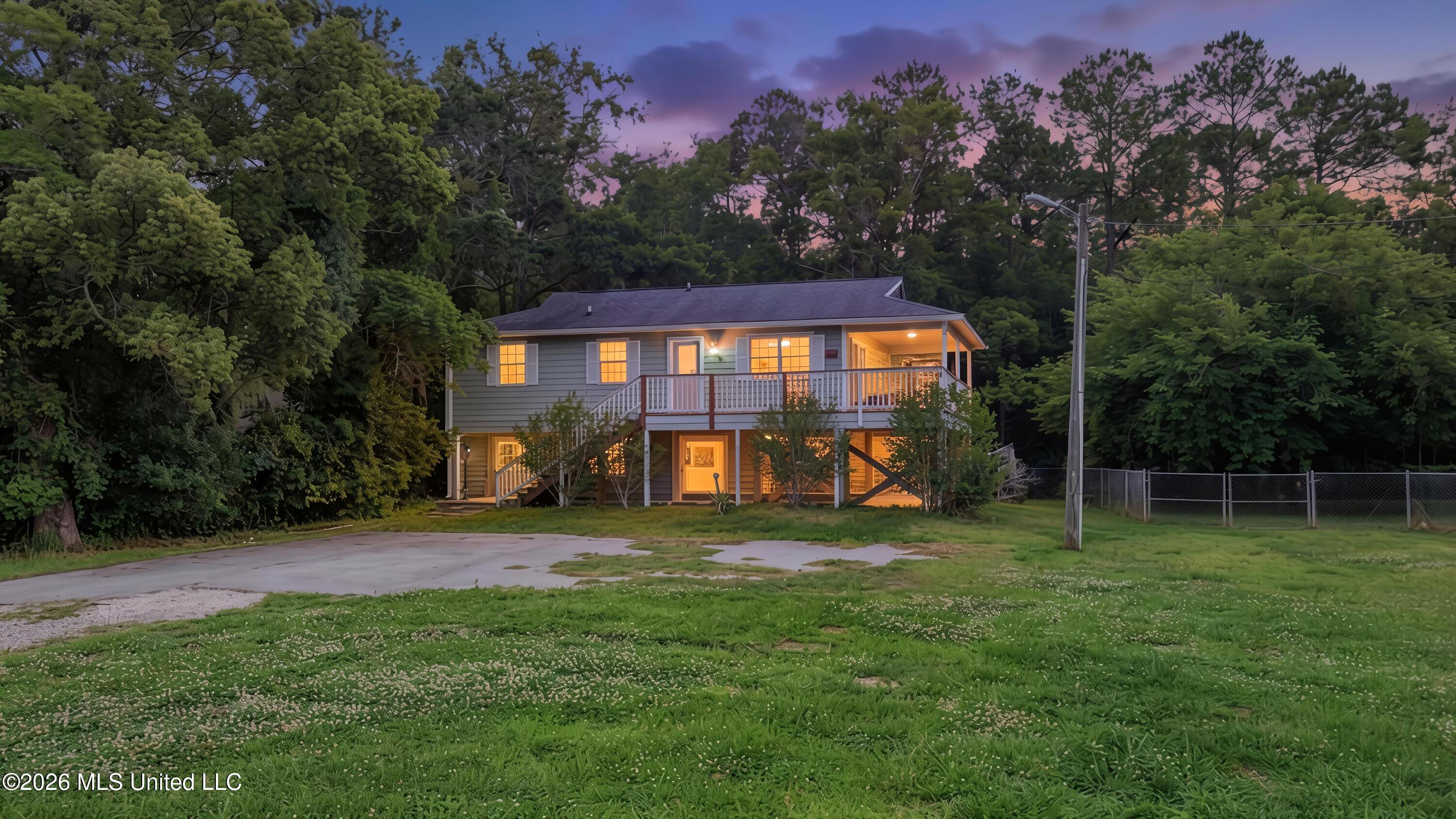 8621 Old Stage Road Property Photo 2