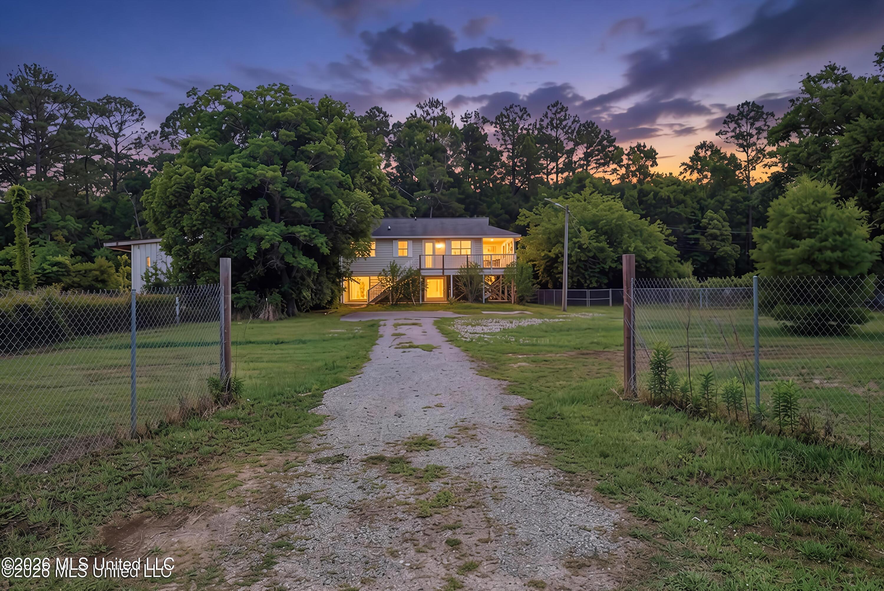 8621 Old Stage Road Property Photo 2