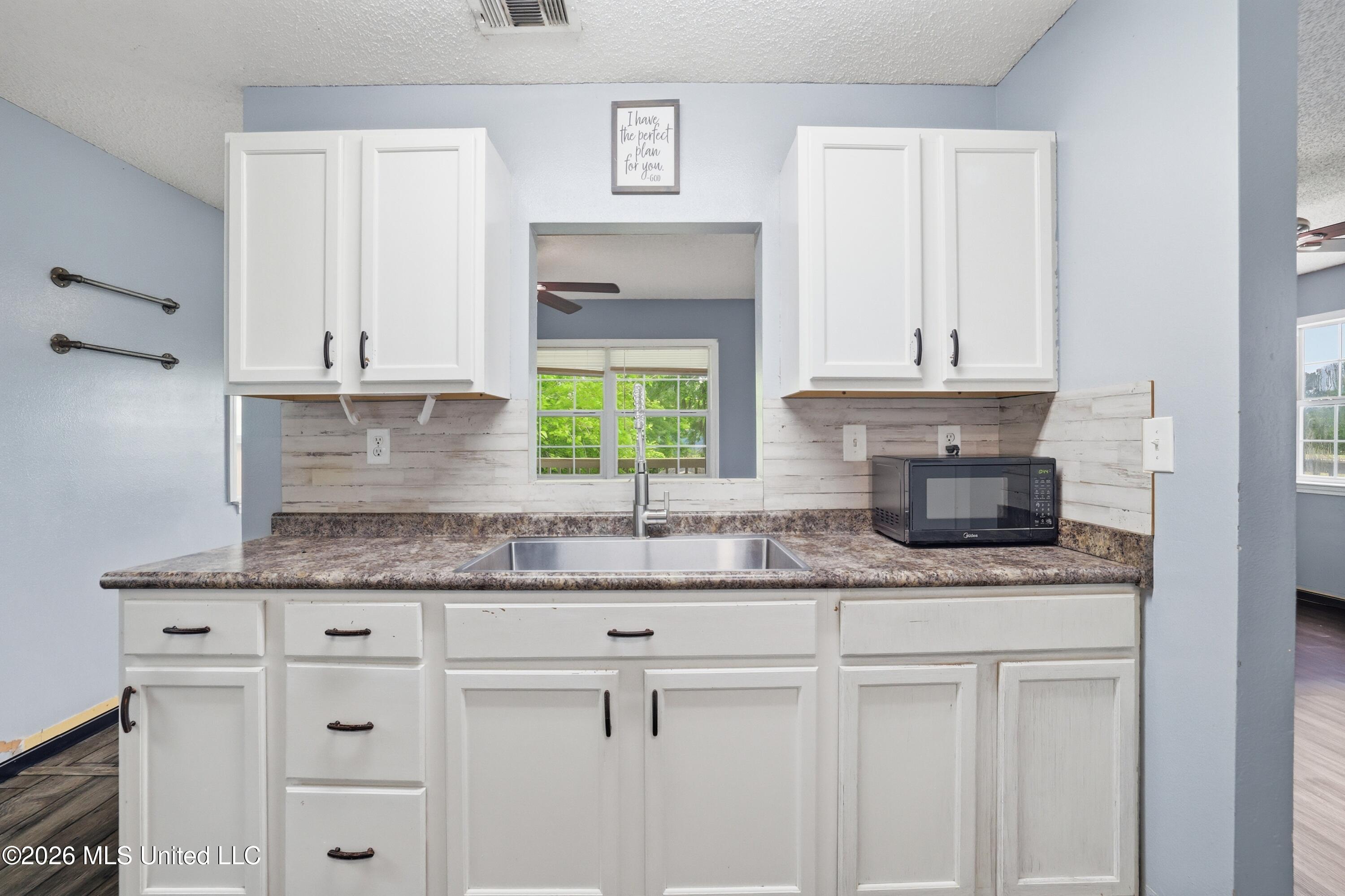 8621 Old Stage Road Property Photo 10