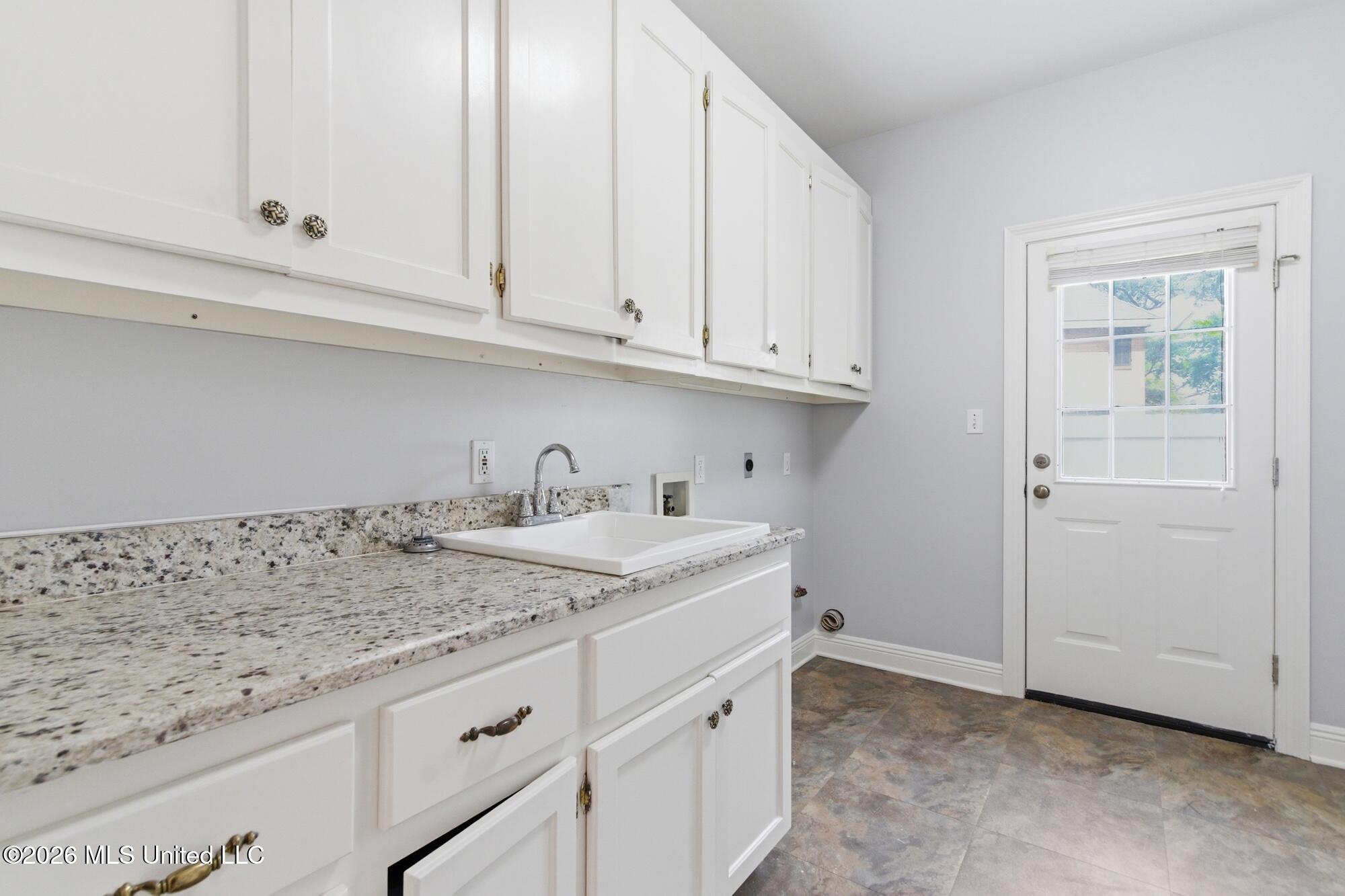 2037 Mauvilla Cove Property Photo 32