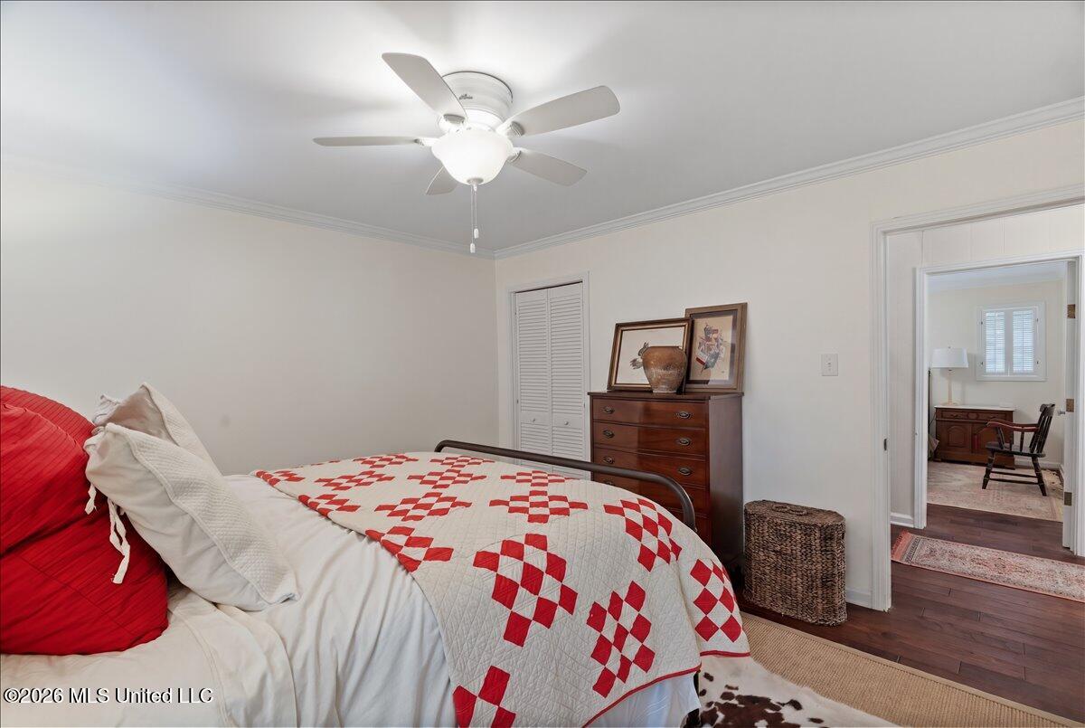 1827 Snow Lake Drive Property Photo 17
